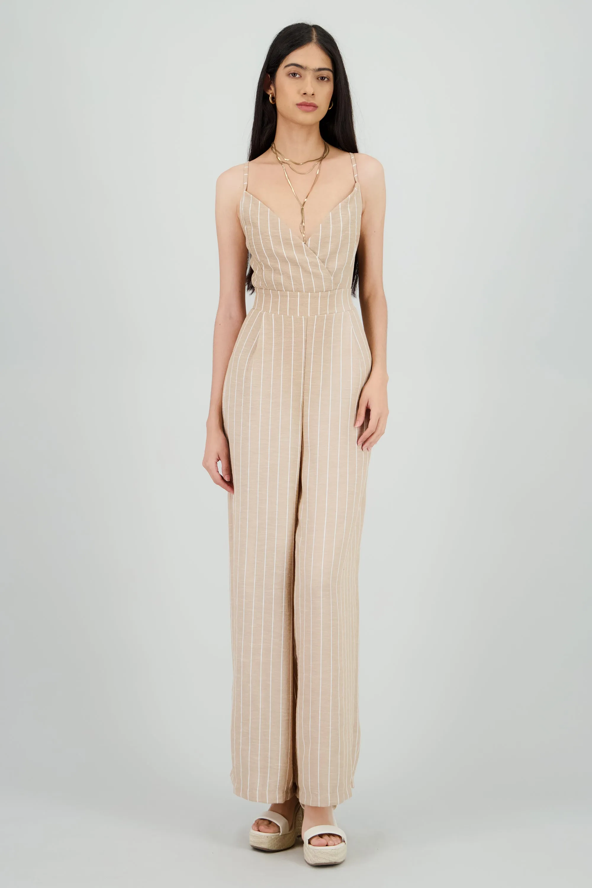 Jumpsuit tirantes escote v rayas sold by Shasa