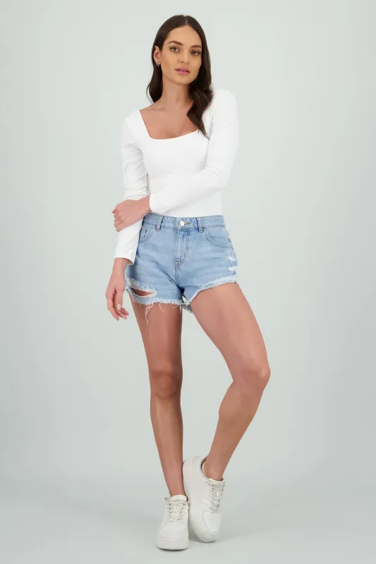 Short destrucción mid rise sold by Shasa