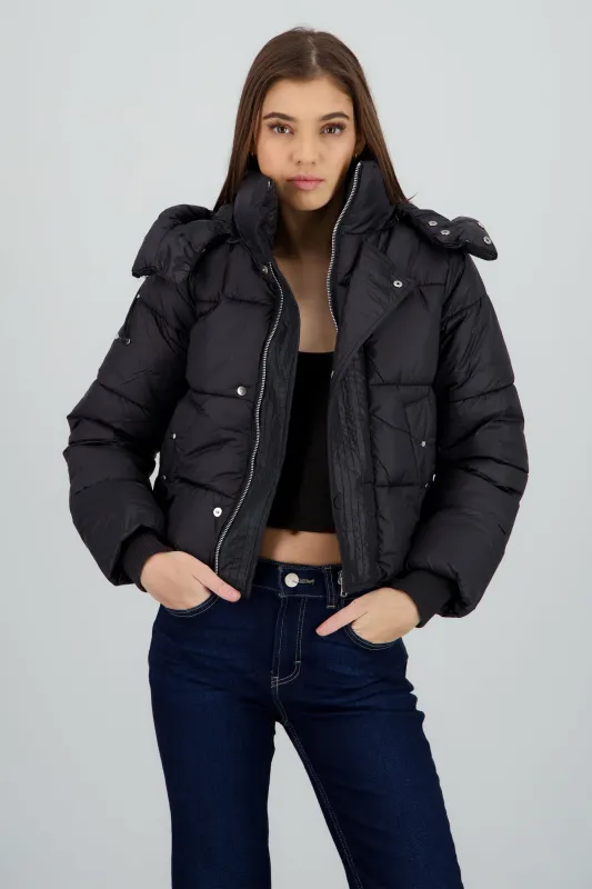 Chamarra capitonada bolsas sold by Shasa