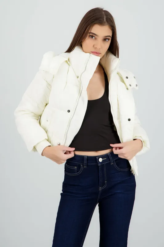 Chamarra capitonada bolsas sold by Shasa