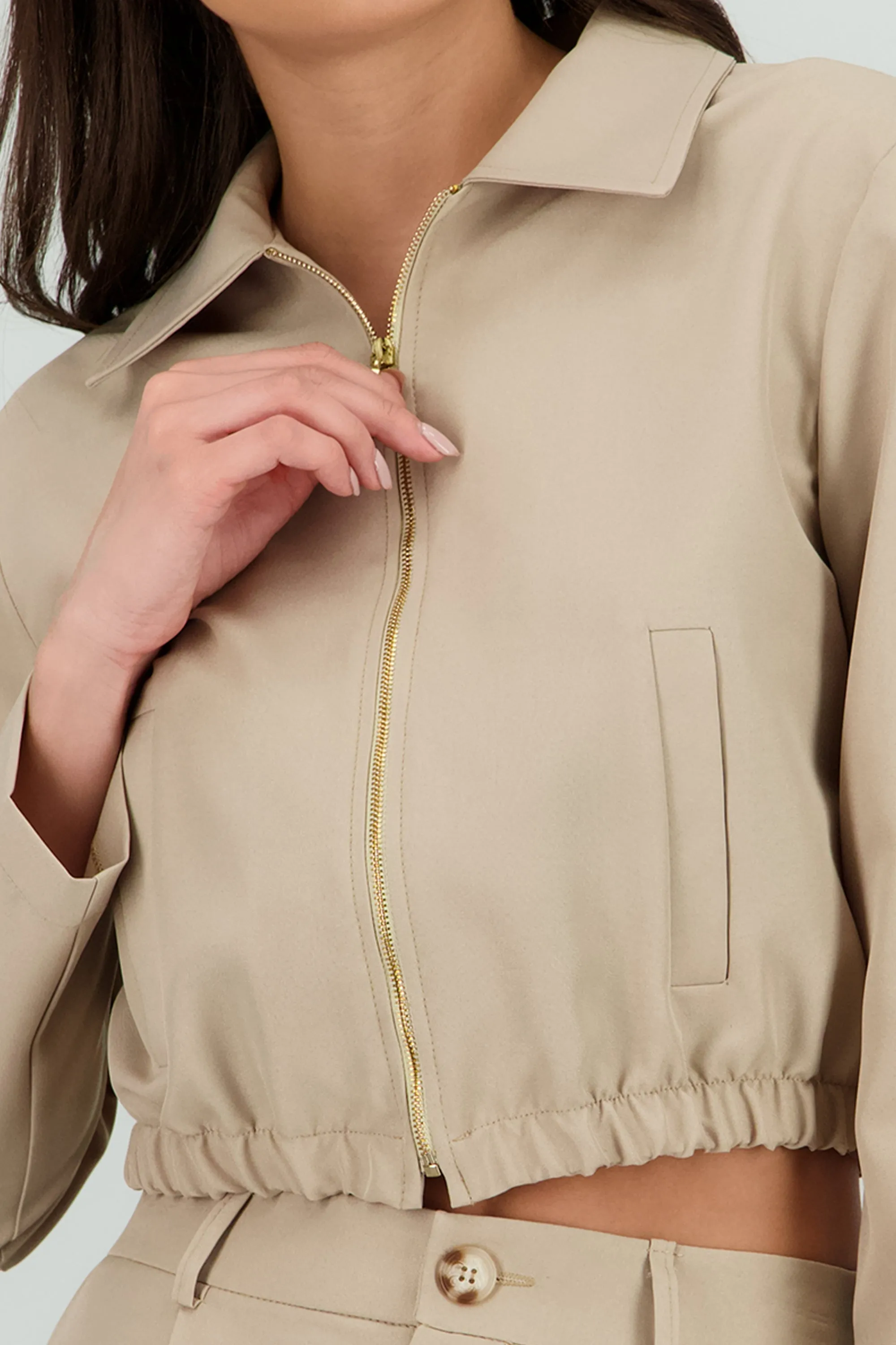 Chamarra ligera cierre detalle bolsas sold by Shasa product image thumbnail 5