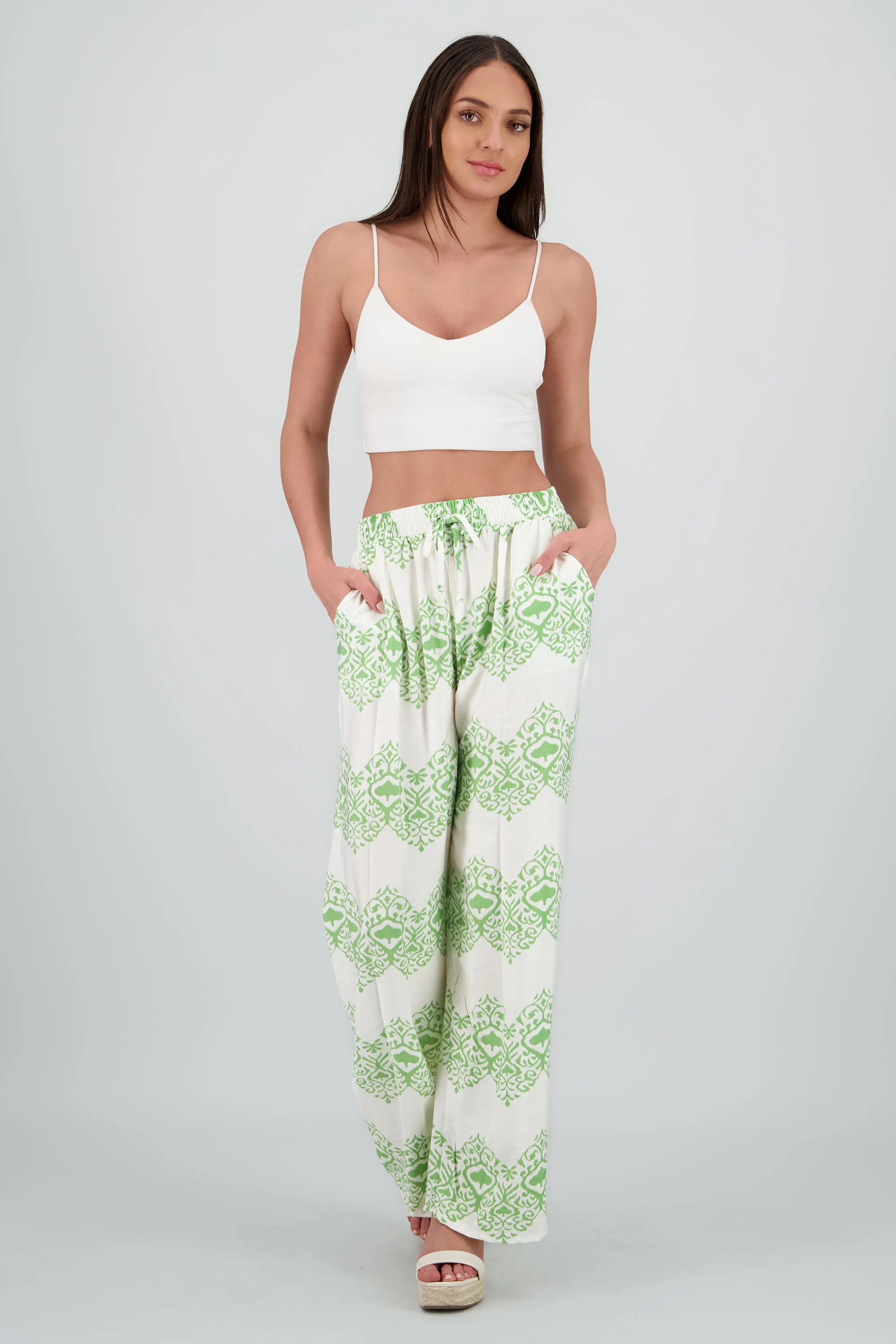 Pantalon fluido estampado paisley sold by Shasa