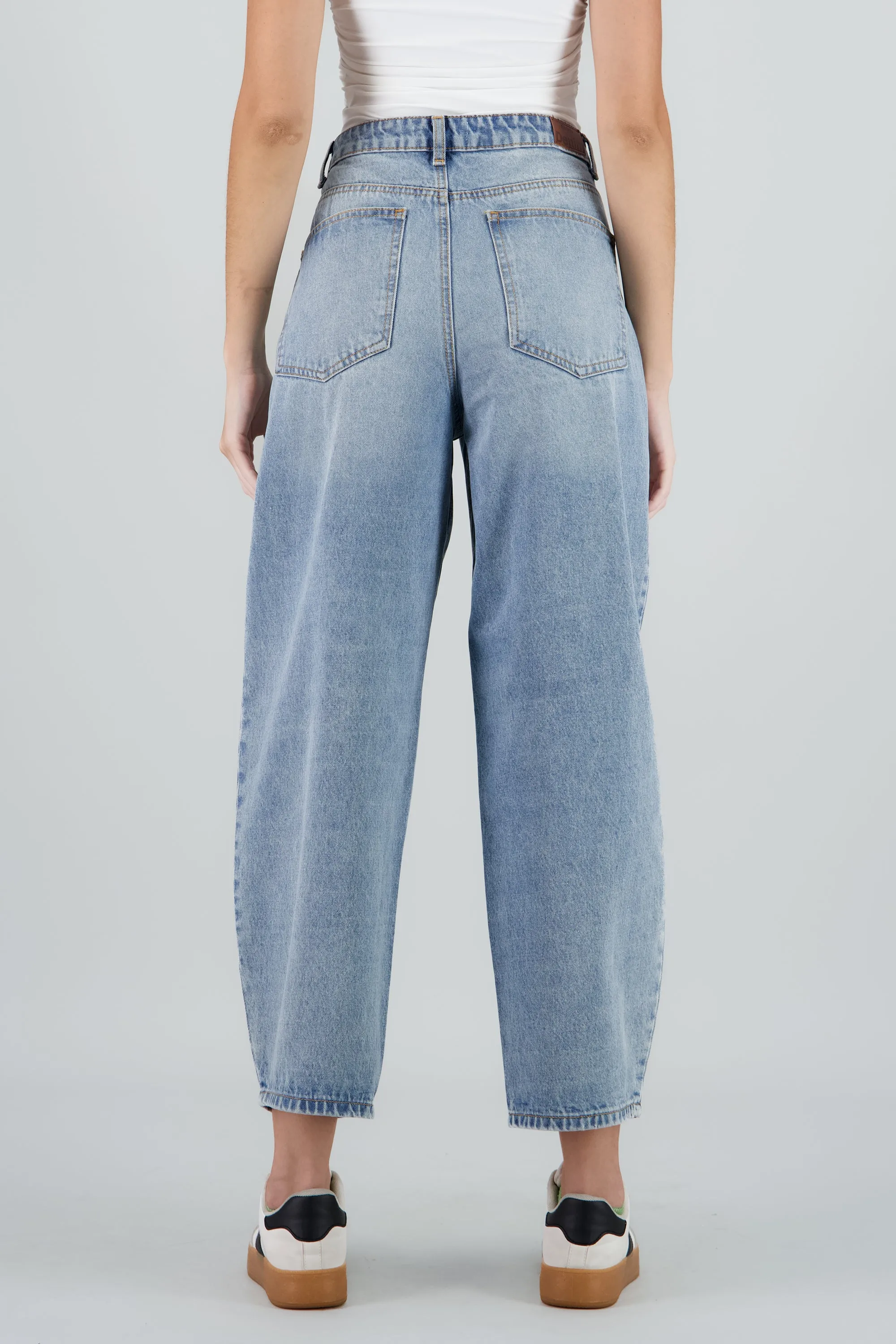 Jeans barrel amplio sold by Shasa product image thumbnail 4