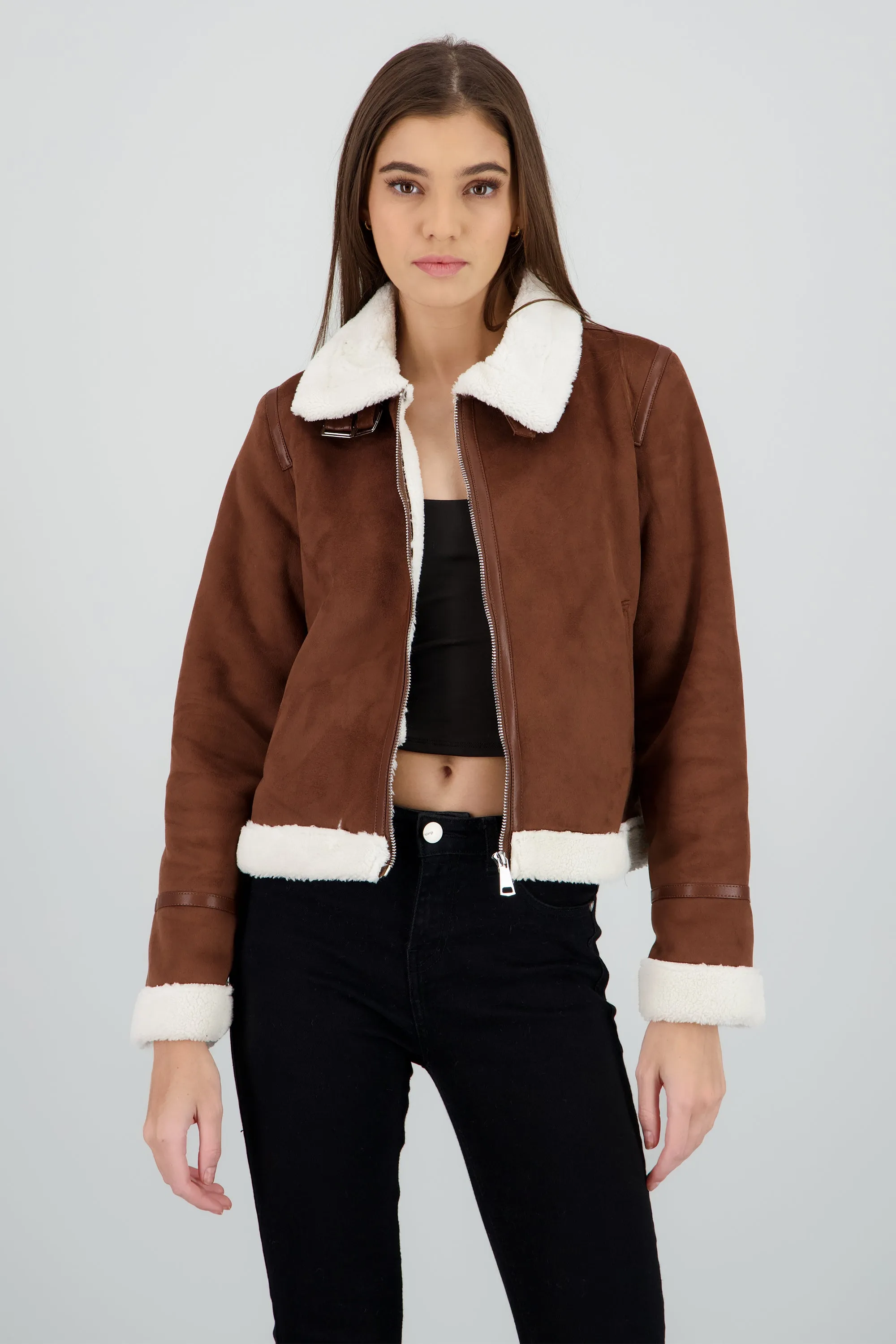 Chamarra lisa detalle borrego sold by Shasa