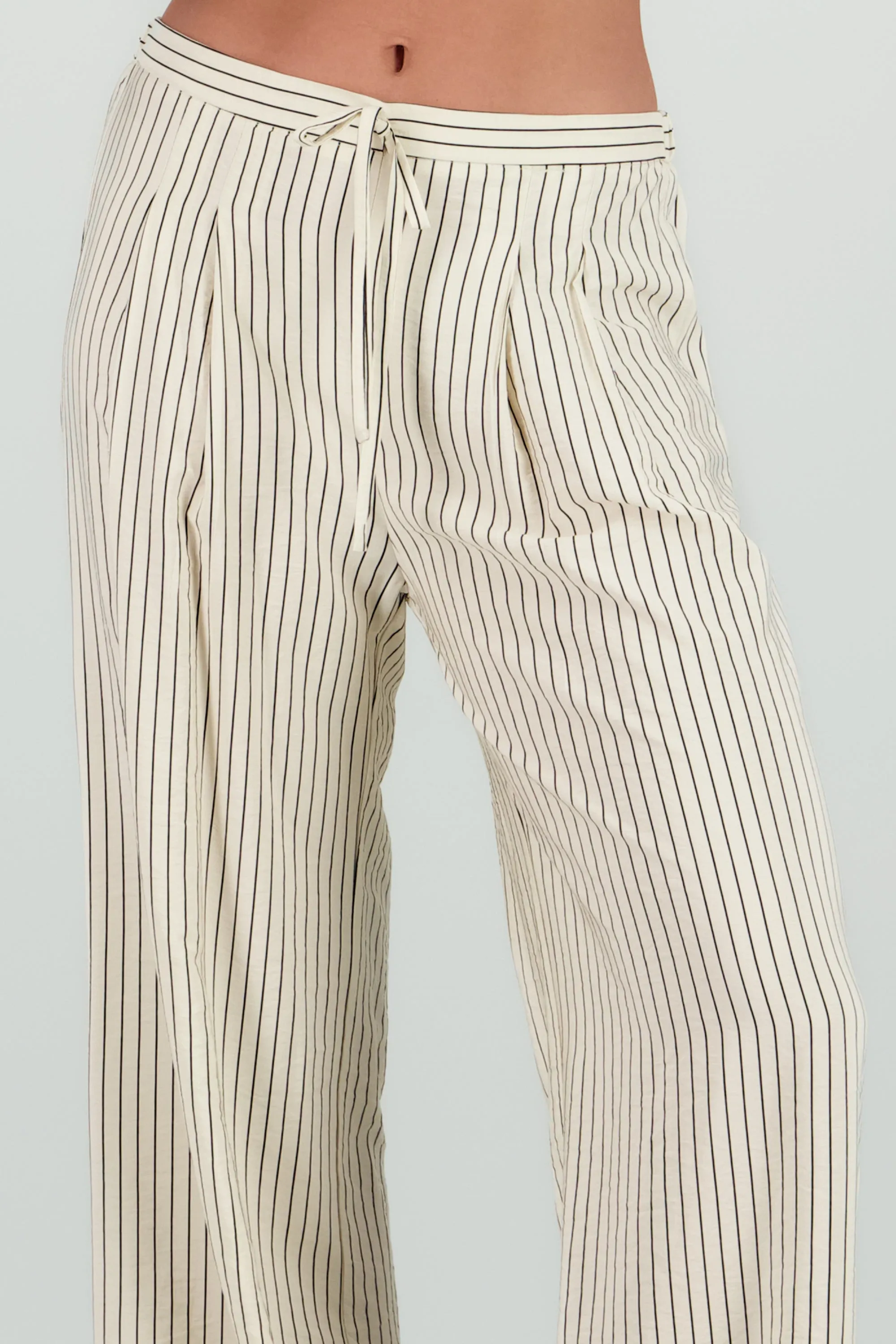 Pantalon amplio detalle pinzas rayas sold by Shasa product image thumbnail 5