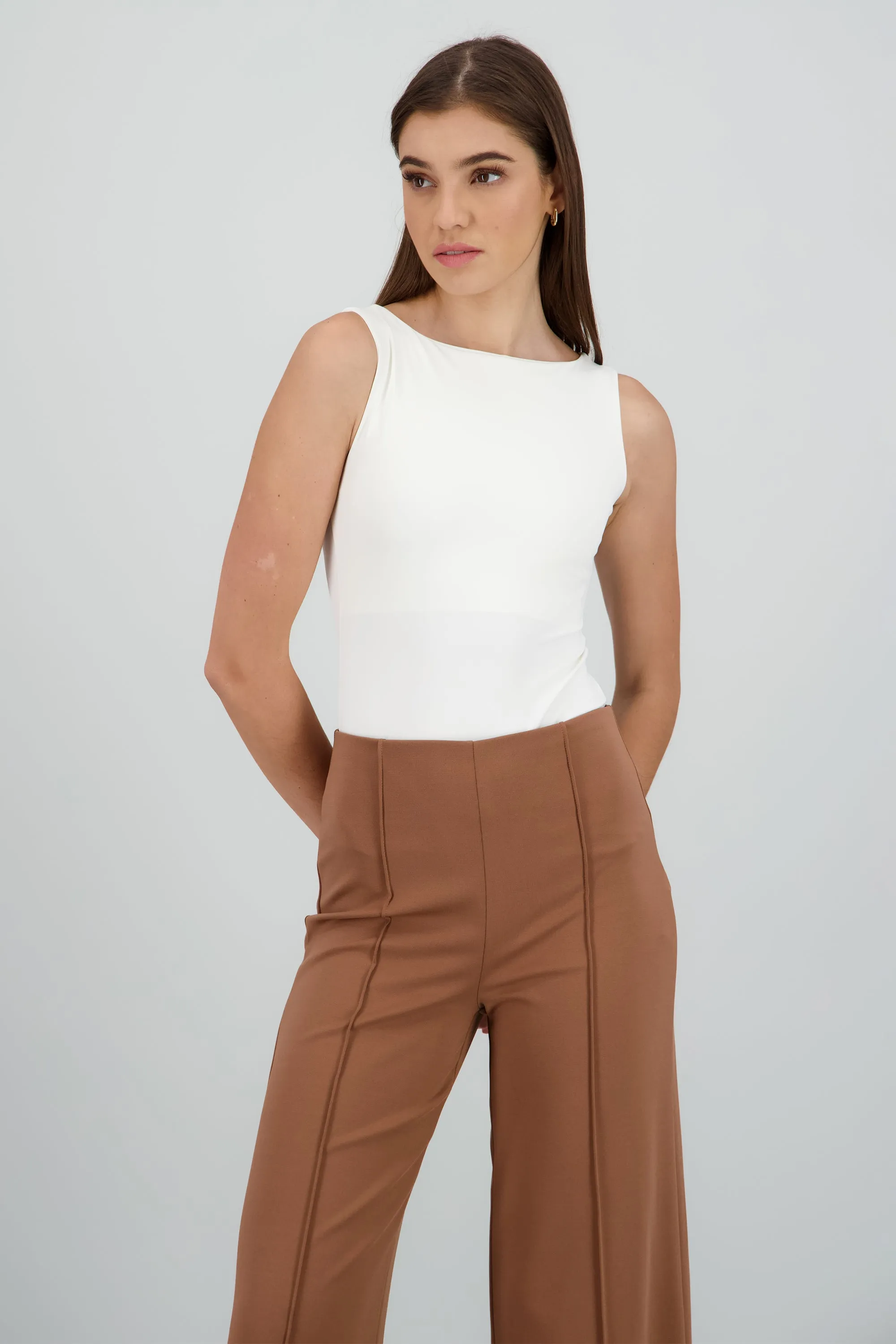 Body liso sin mangas sold by Shasa