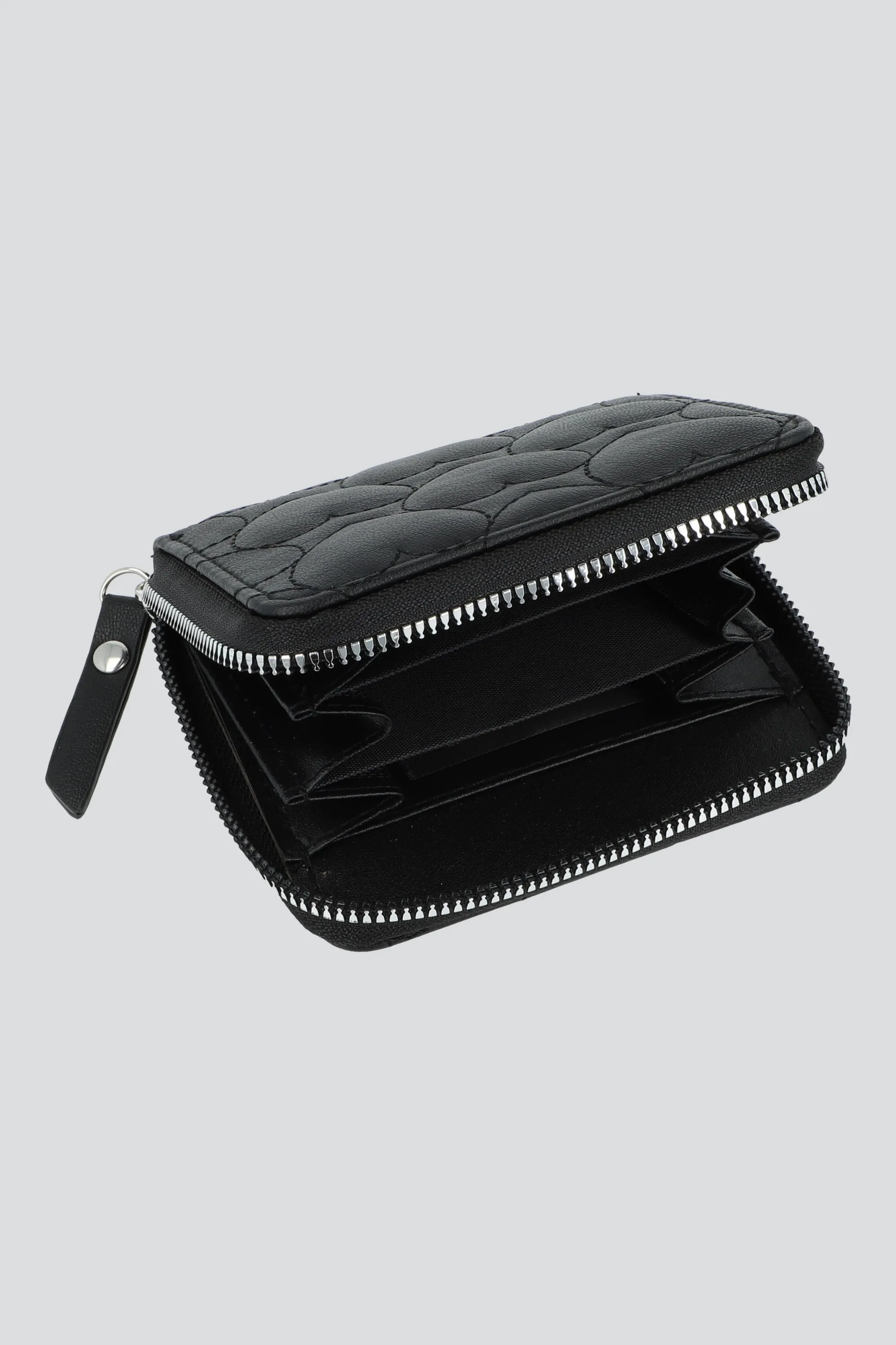 Cartera corazones relieve sold by Shasa product image thumbnail 2