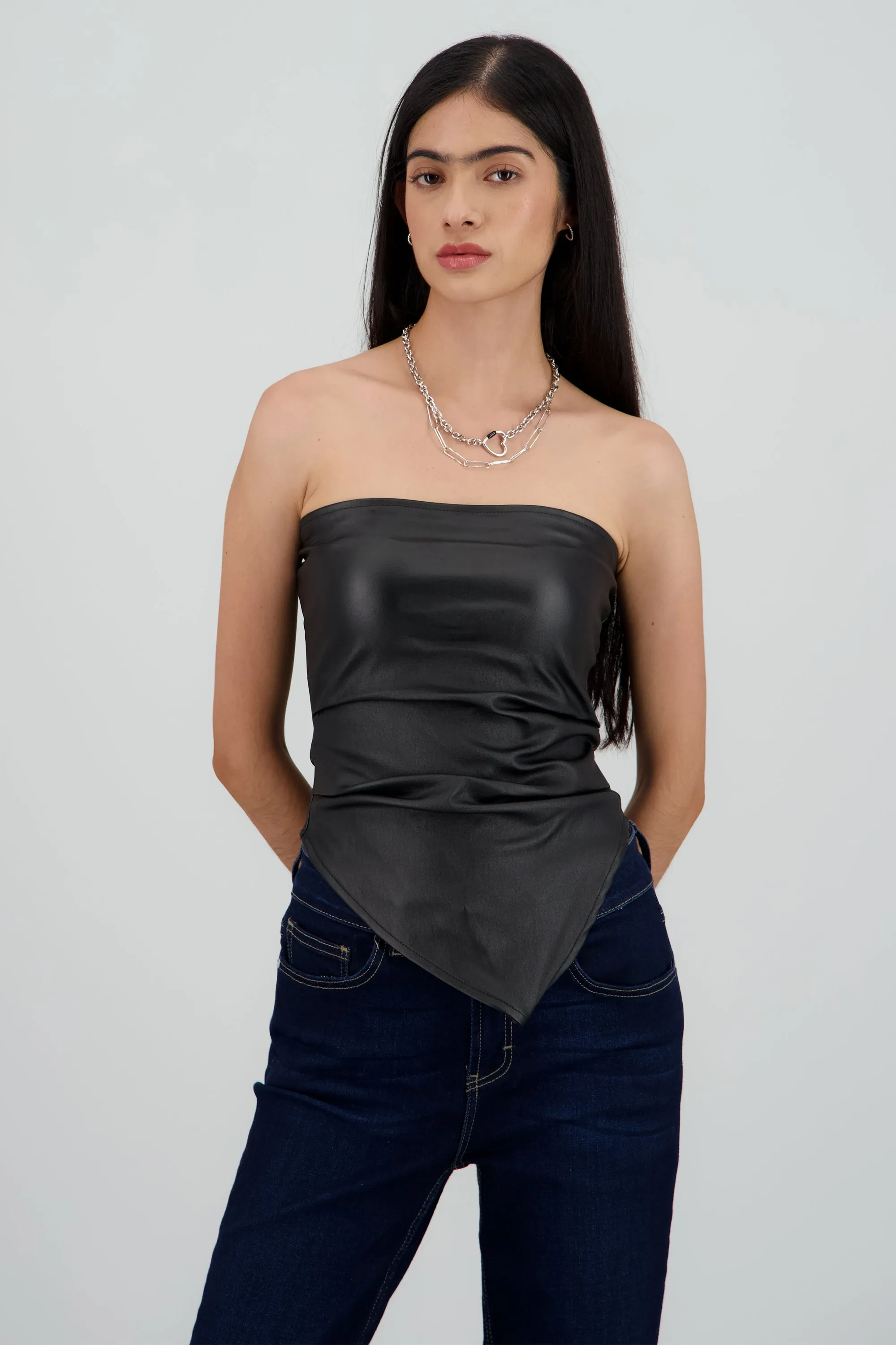 Top strapless asimetrico de pu sold by Shasa product image thumbnail 2