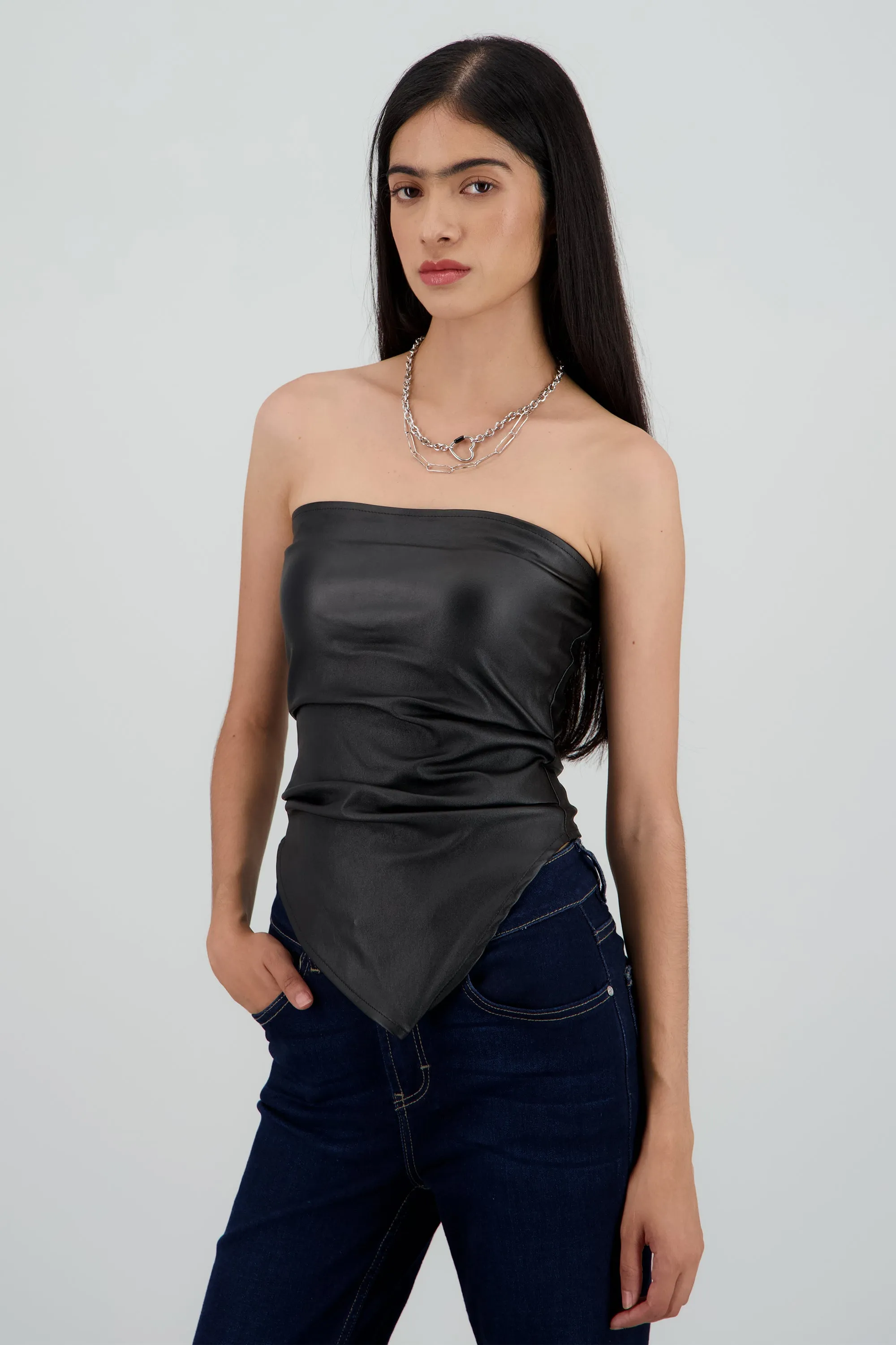 Top strapless asimetrico de pu sold by Shasa product image thumbnail 3