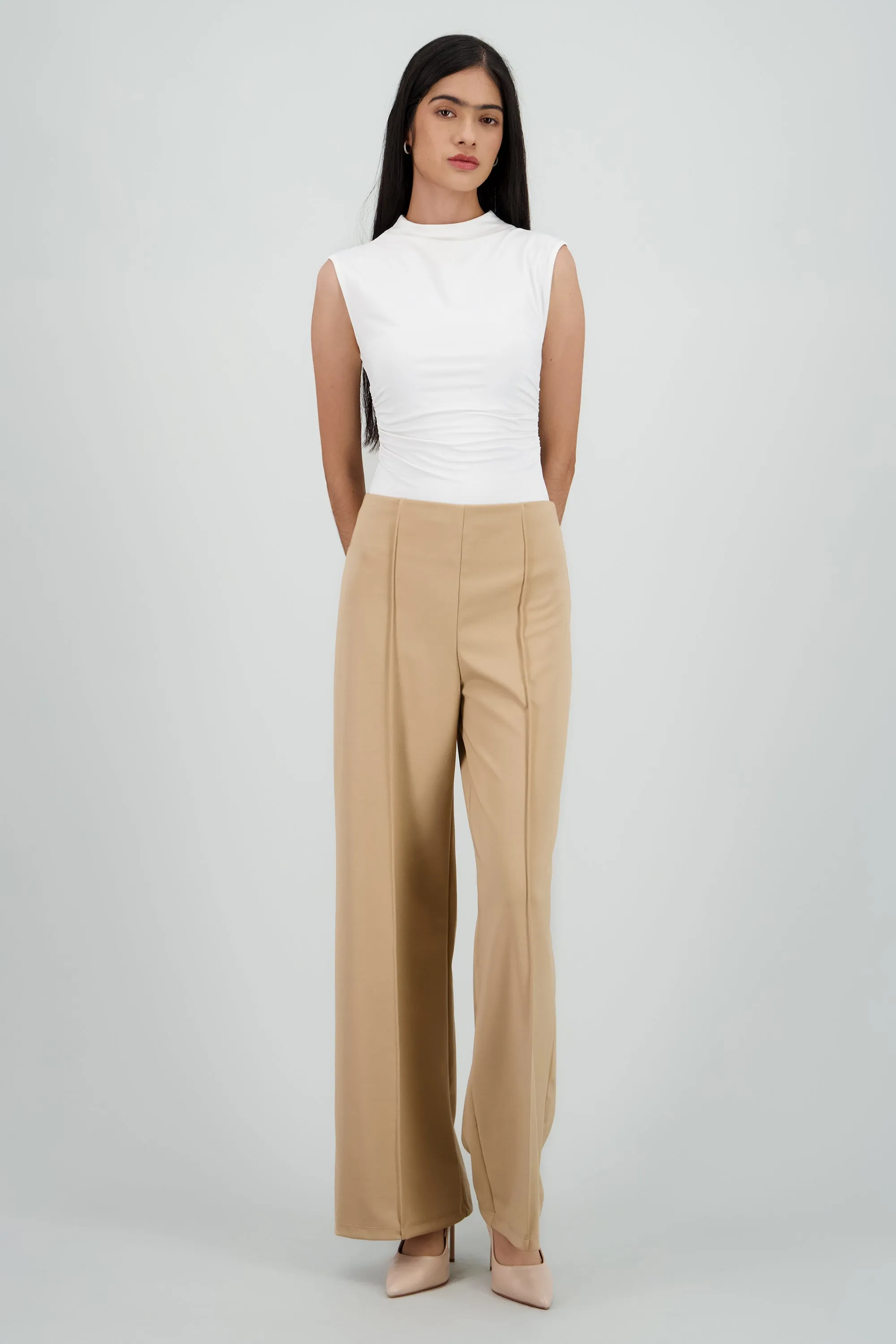 Pantalon wide leg detalle costura sold by Shasa