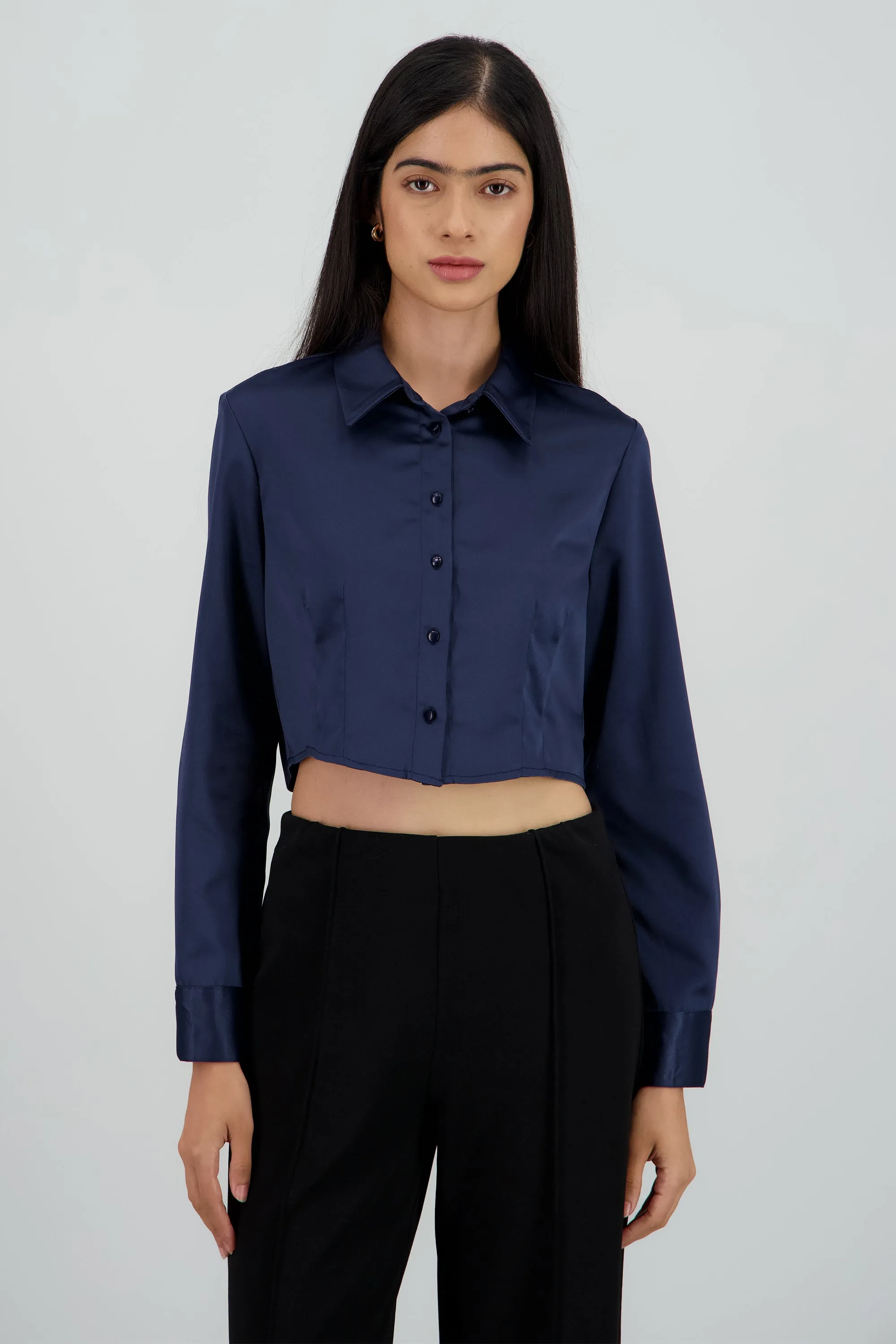 Camisa manga larga cuello detalle pinza sold by Shasa