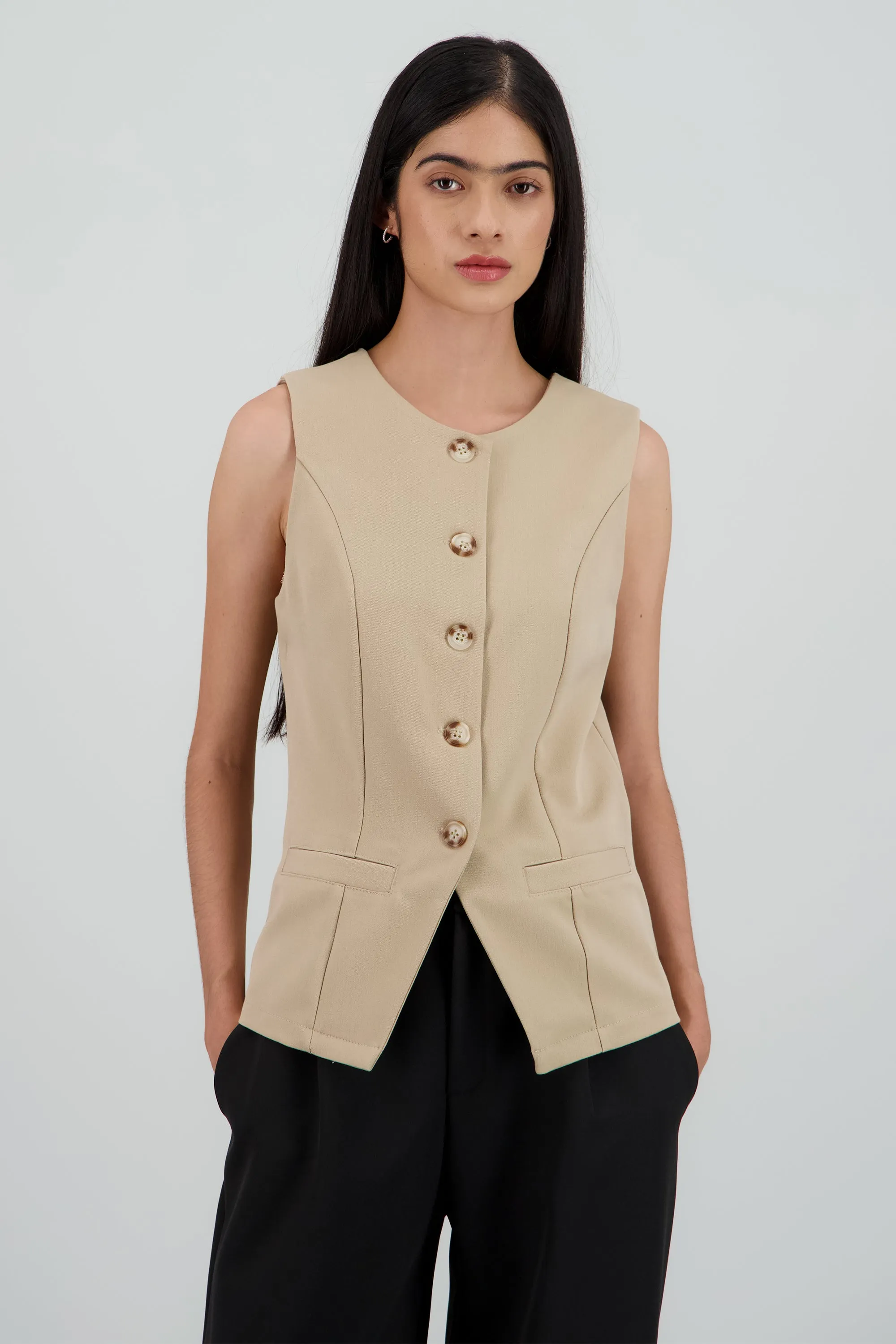 Chaleco largo con cuello redondo sold by Shasa