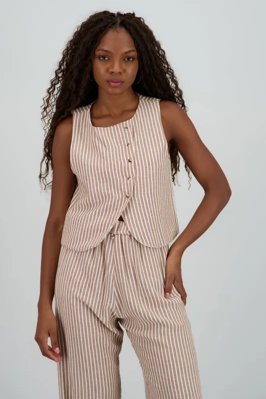 Chaleco asimetrico detalle textura sold by Shasa