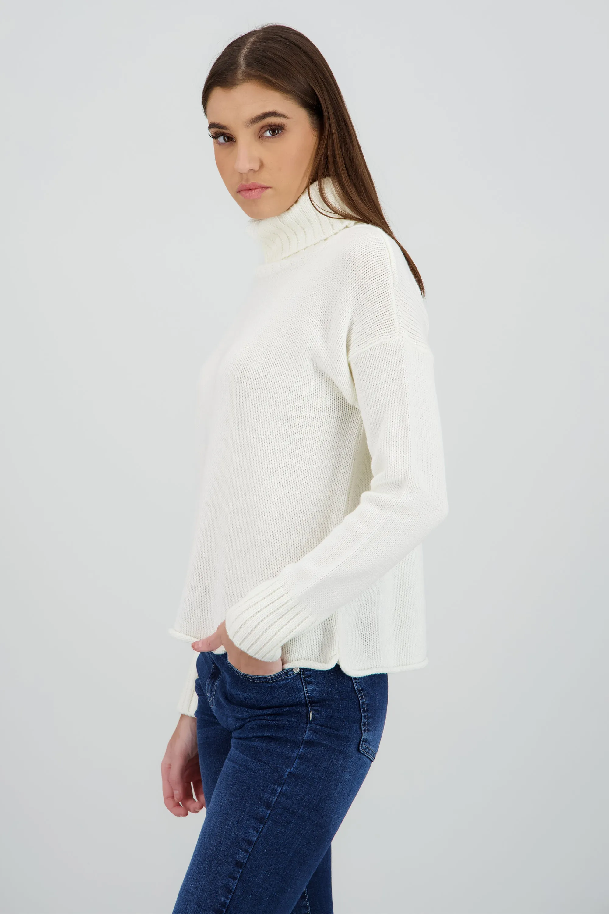 Sueter tejido cuello alto sold by Shasa product image thumbnail 3