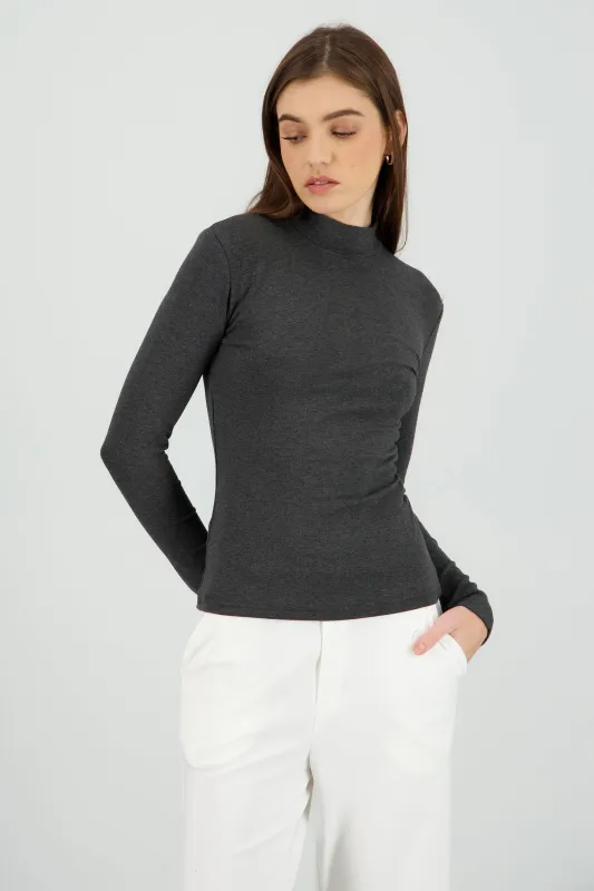 Top de manga larga con cuello alto sold by Shasa