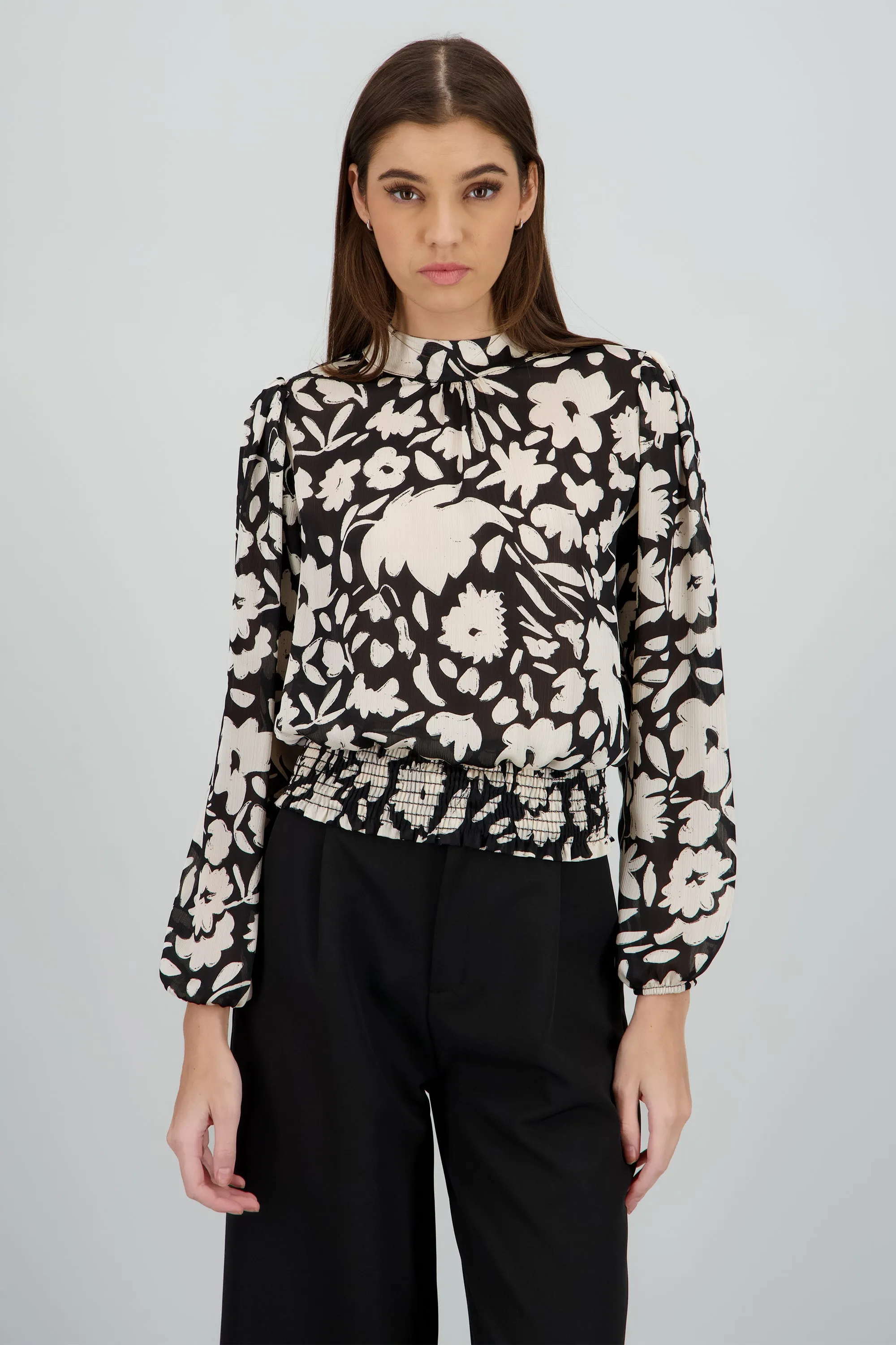 Blusa manga abullonada estampado floral sold by Shasa