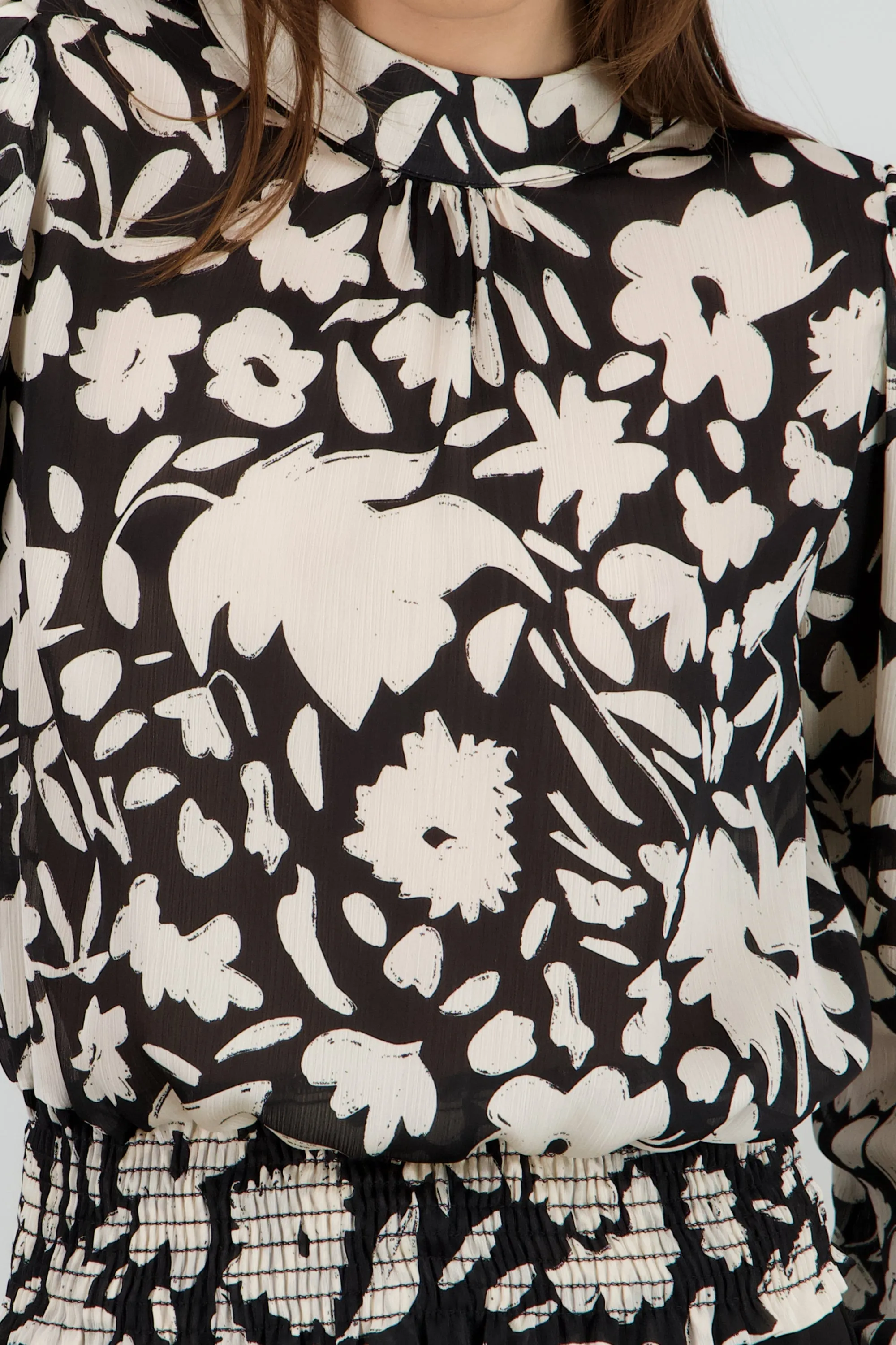 Blusa manga abullonada estampado floral sold by Shasa product image thumbnail 5