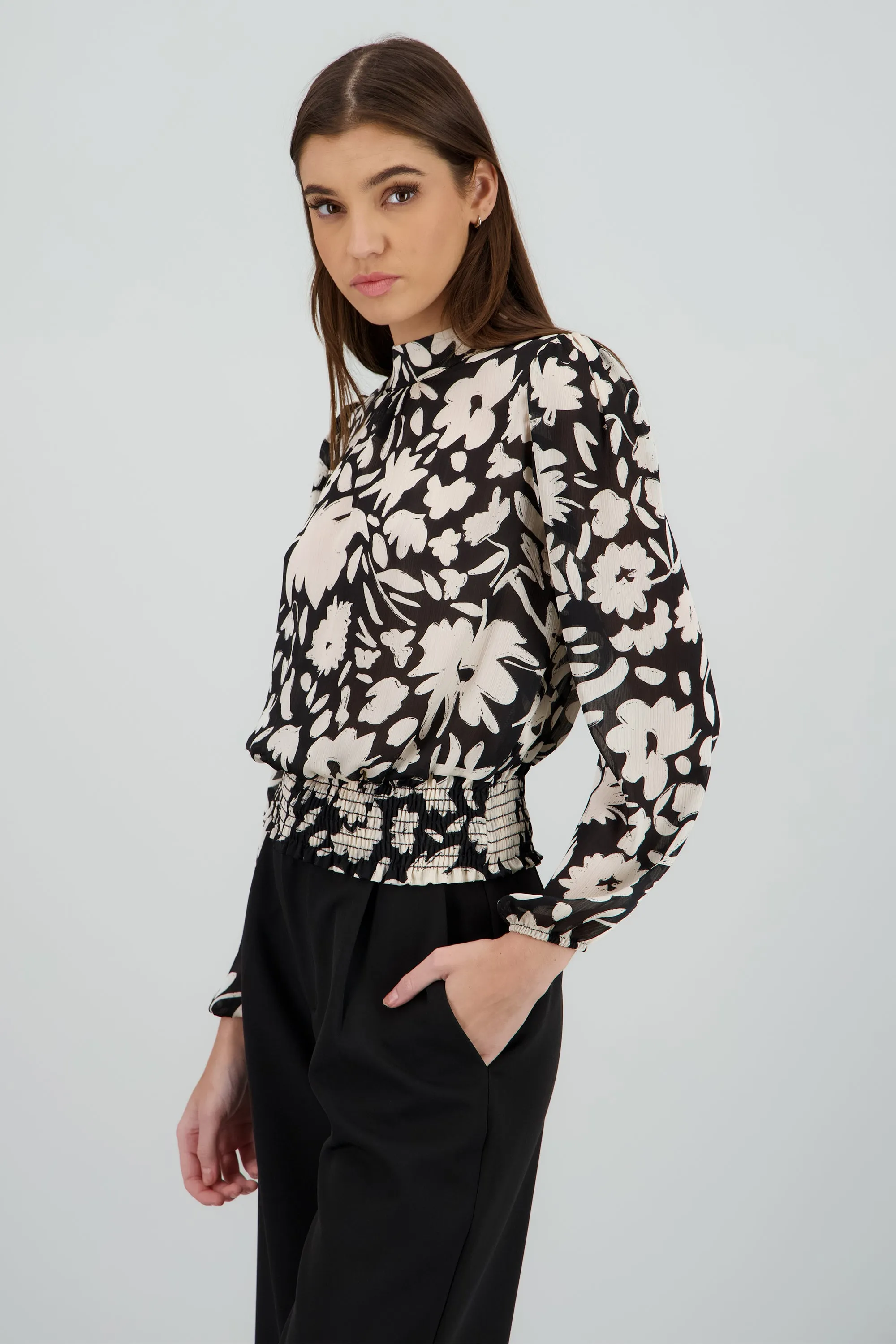 Blusa manga abullonada estampado floral sold by Shasa product image thumbnail 3