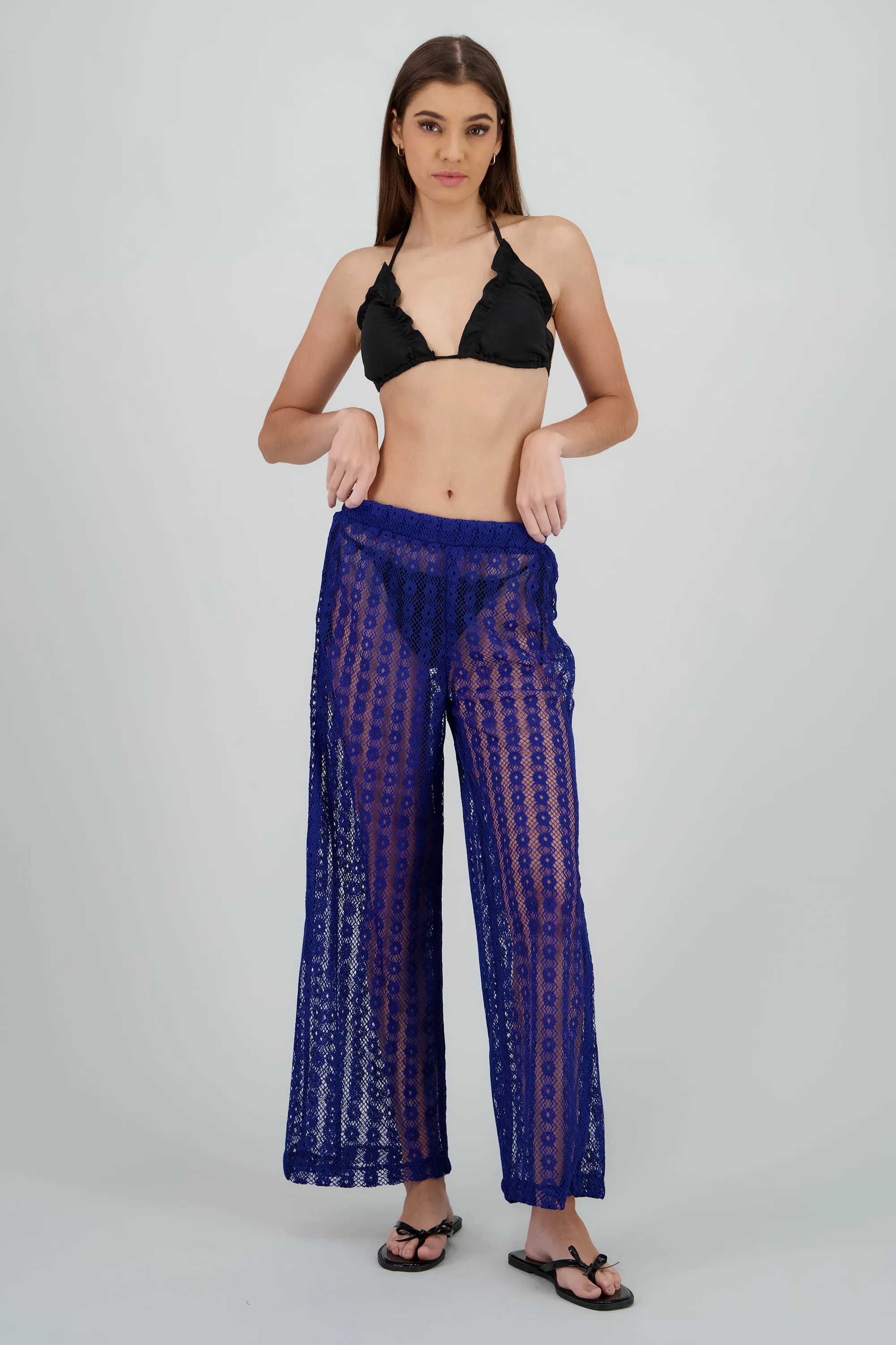 Pantalon tipo crochet sold by Shasa