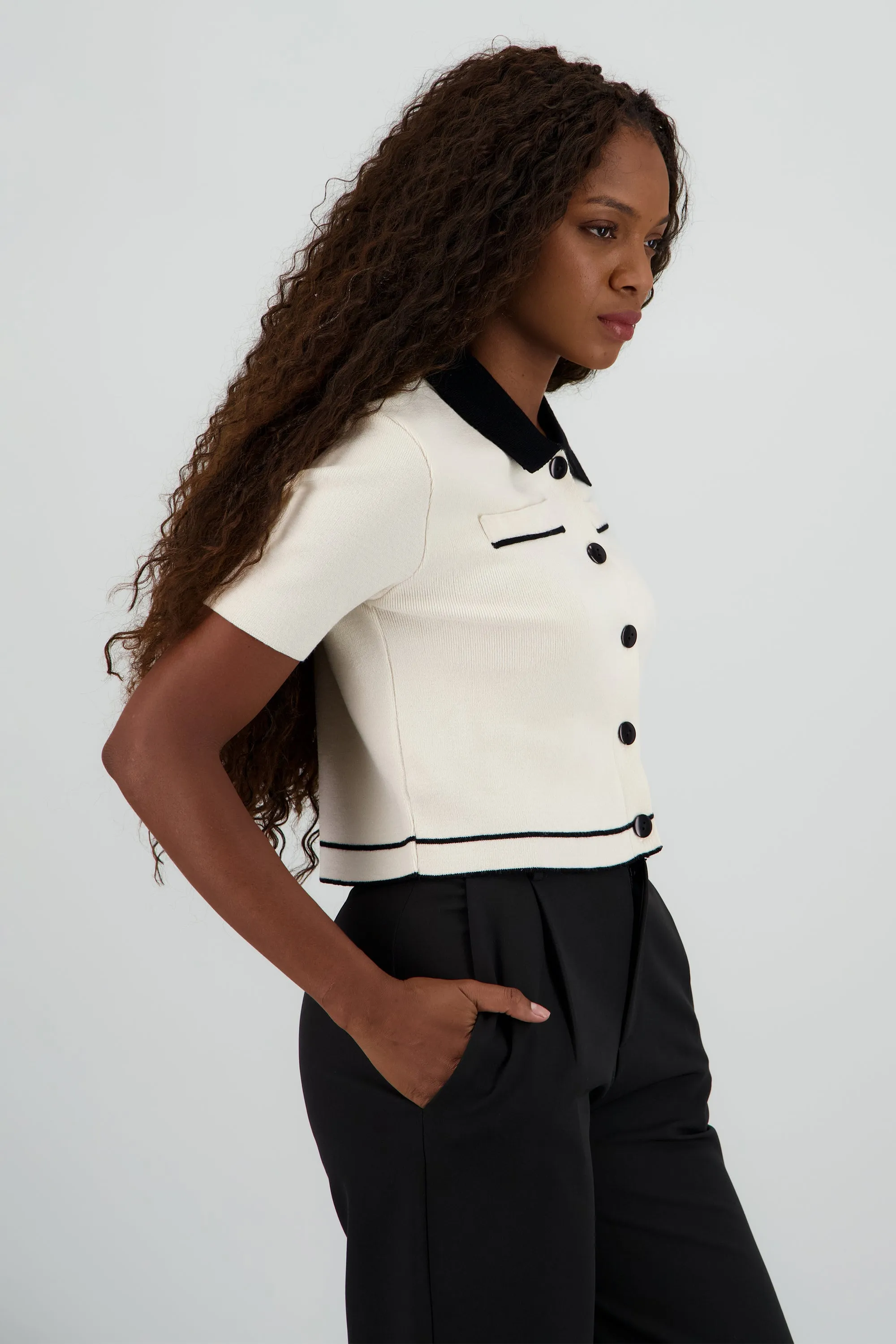 Top manga corta cuello camisero contraste sold by Shasa product image thumbnail 3