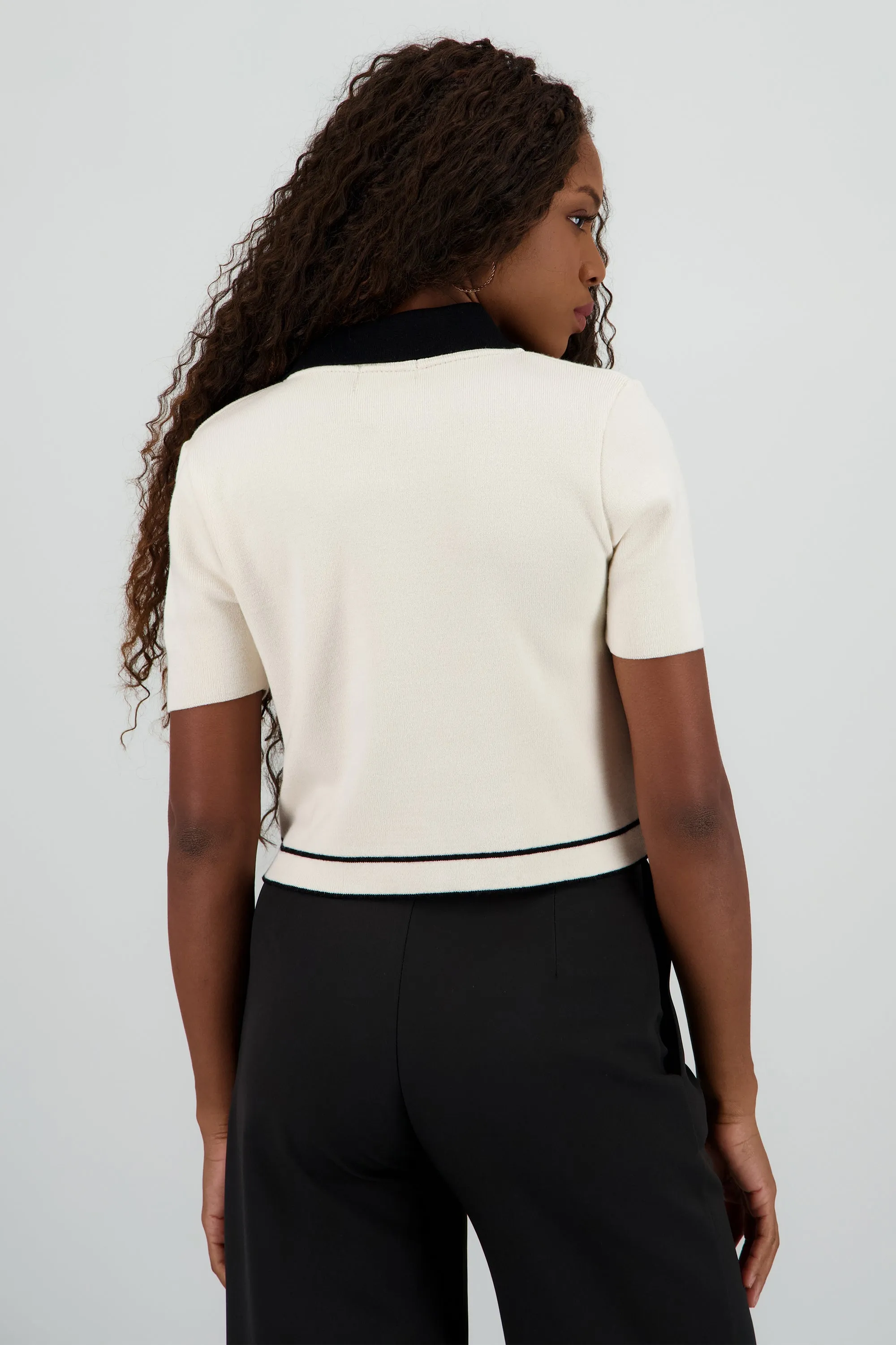 Top manga corta cuello camisero contraste sold by Shasa product image thumbnail 4