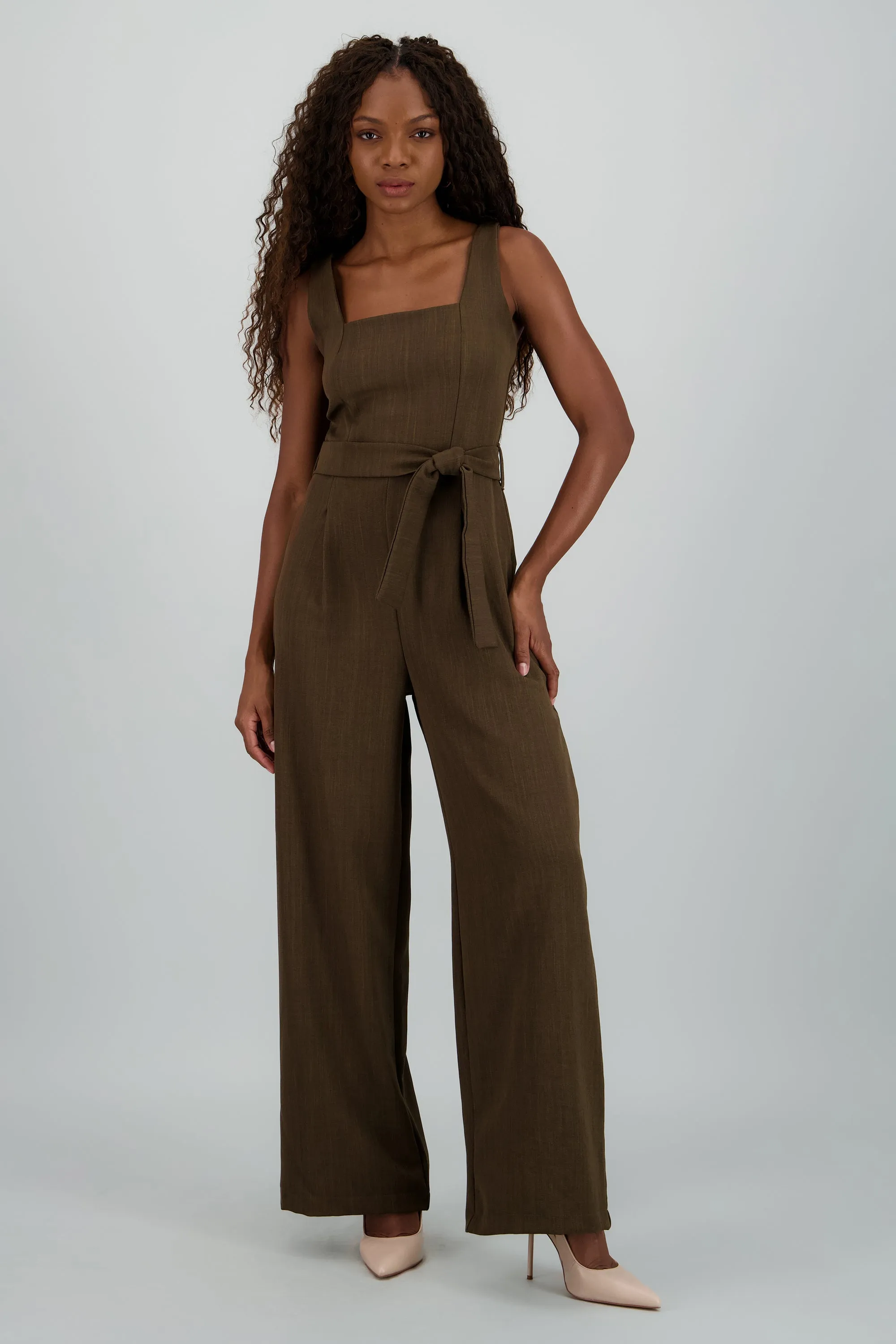 Jumpsuit tirantes detalle cinturon sold by Shasa