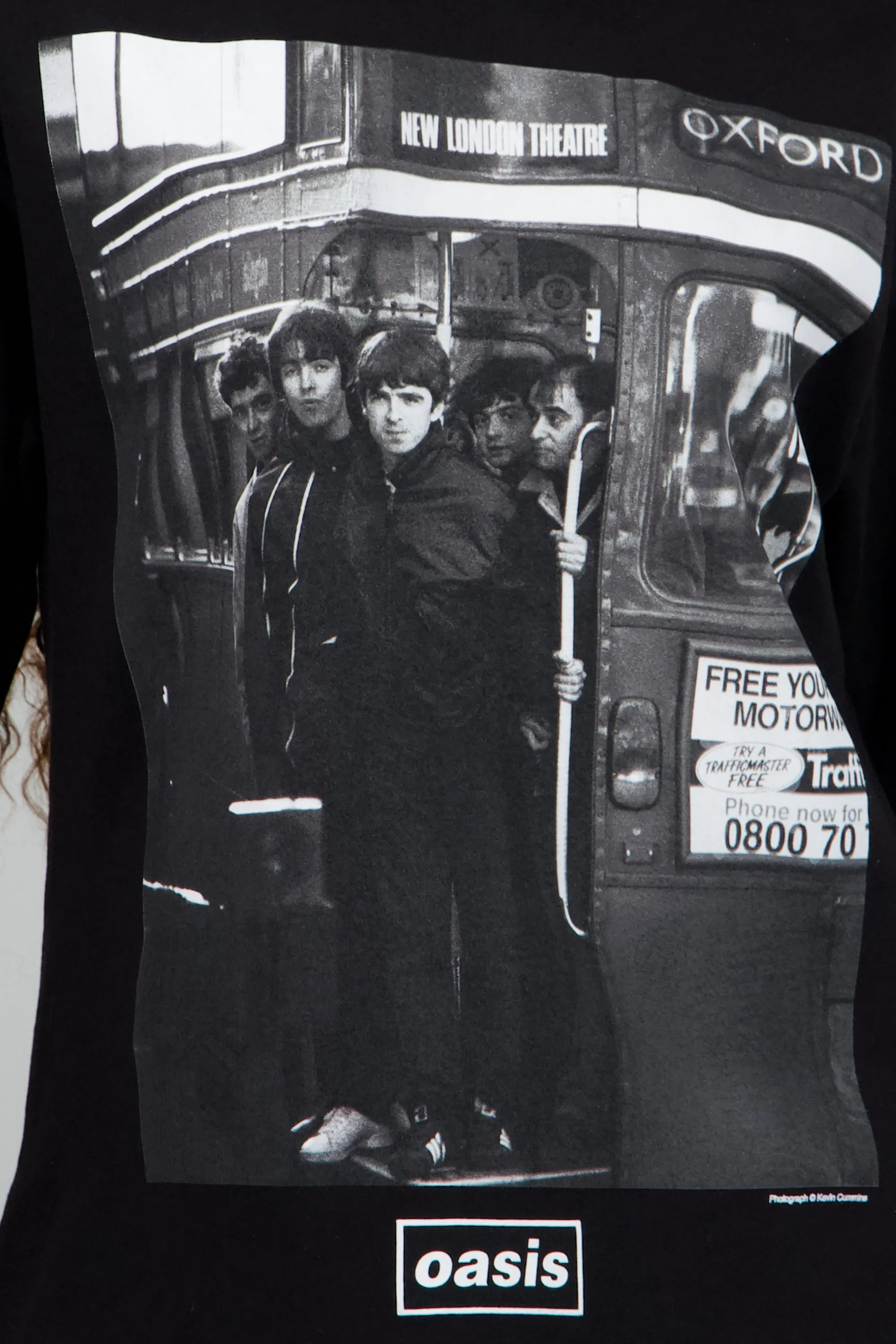 Playera Oasis B&W manga corta over sold by Shasa product image thumbnail 5