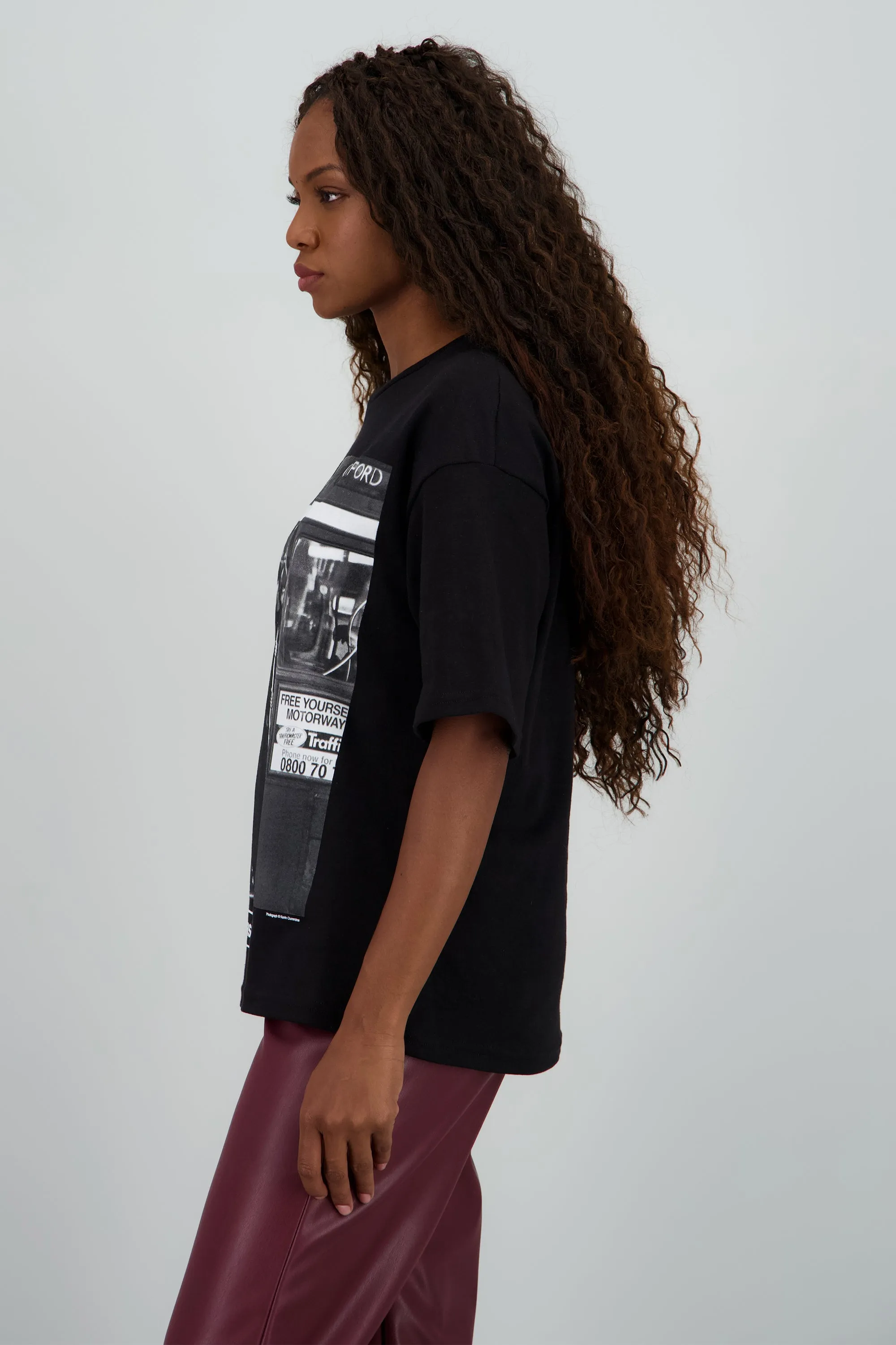 Playera Oasis B&W manga corta over sold by Shasa product image thumbnail 3