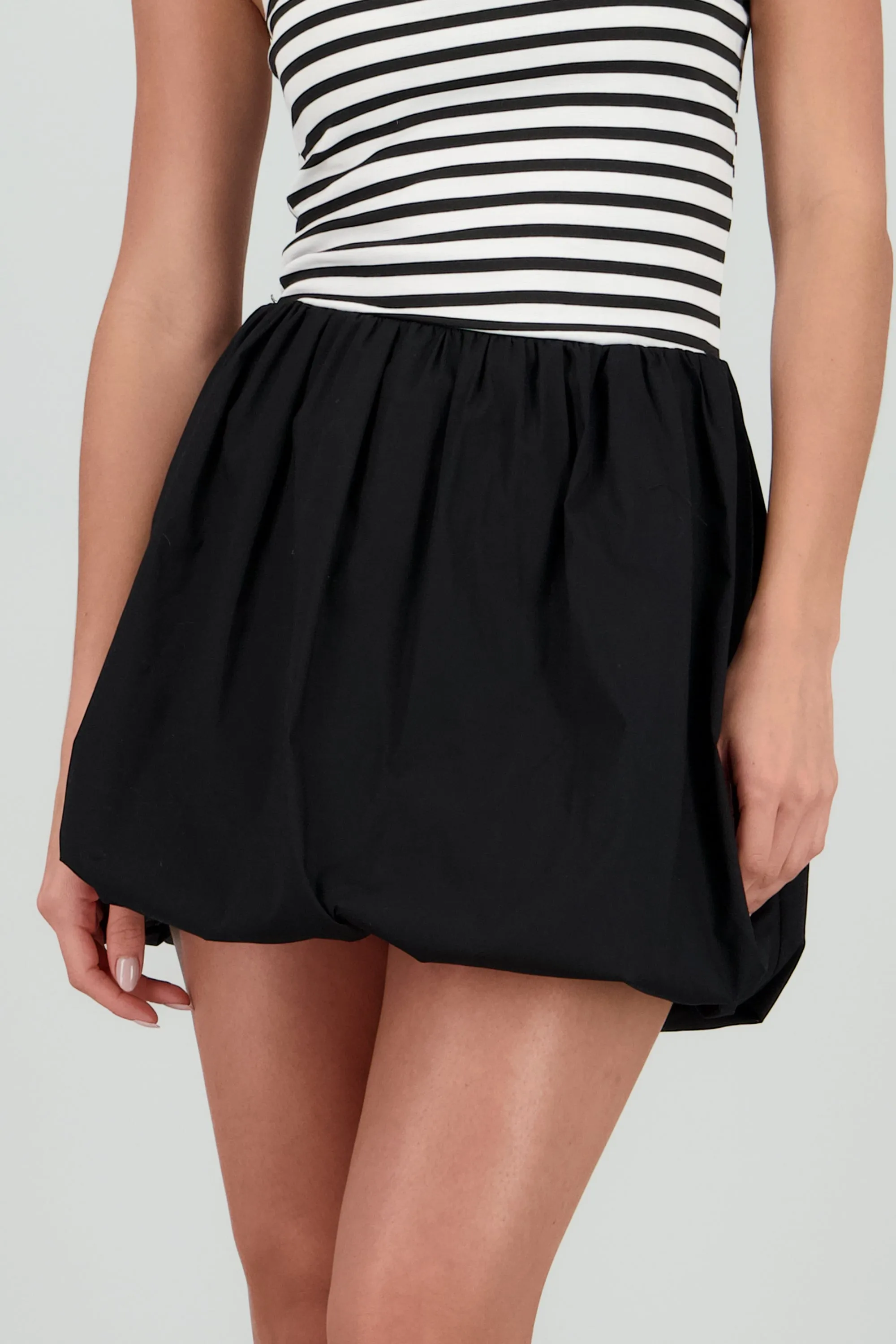 Vestido mini contraste detalle globo sold by Shasa product image thumbnail 5