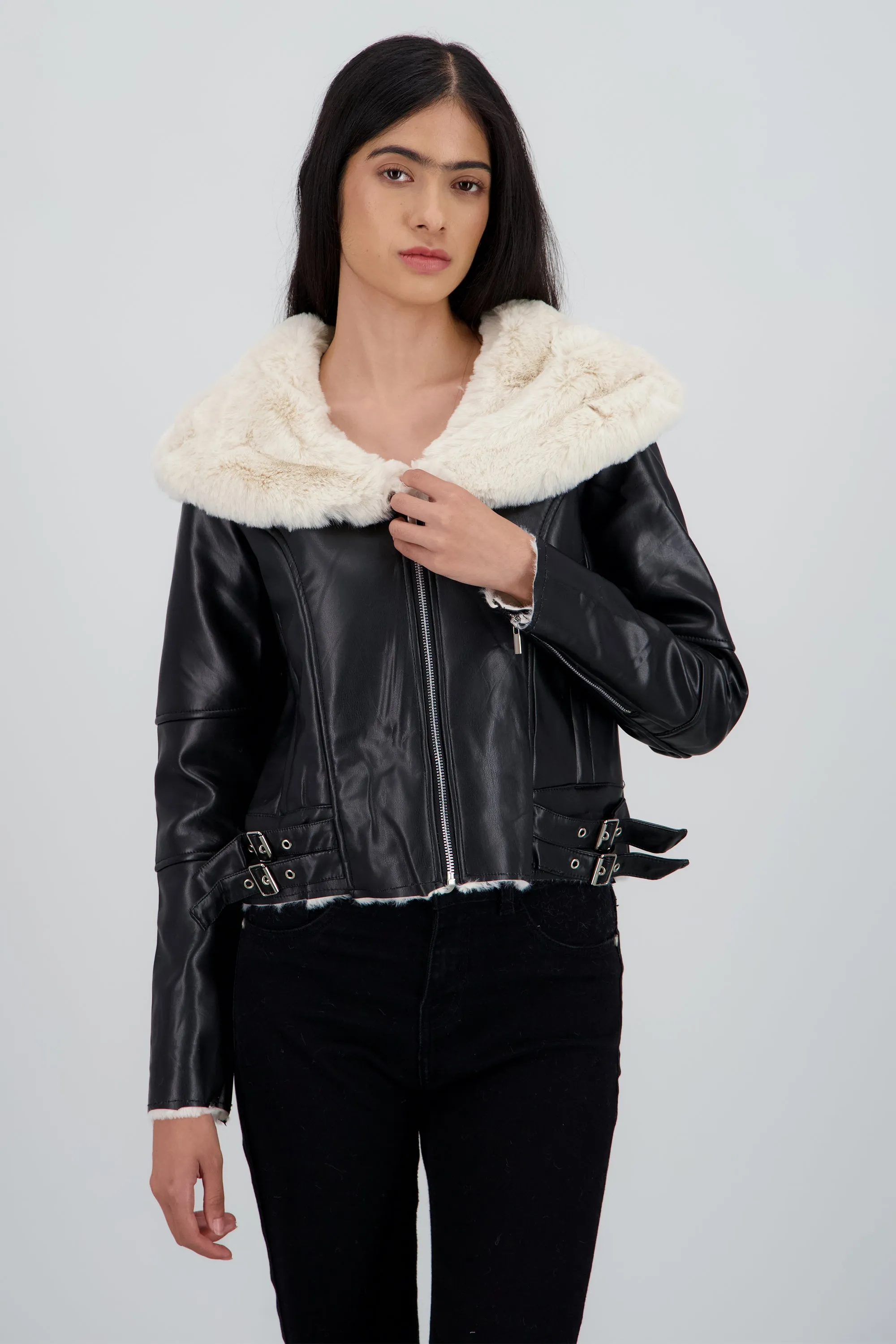 Chamarra pu con cuello de peluche sold by Shasa product image thumbnail 2