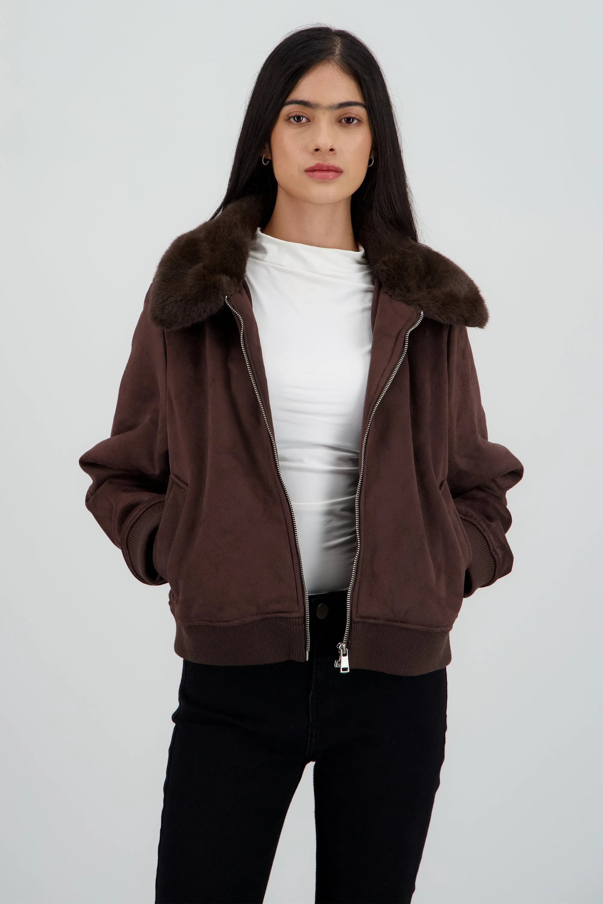 Chamarra lisa con cuello peluche sold by Shasa