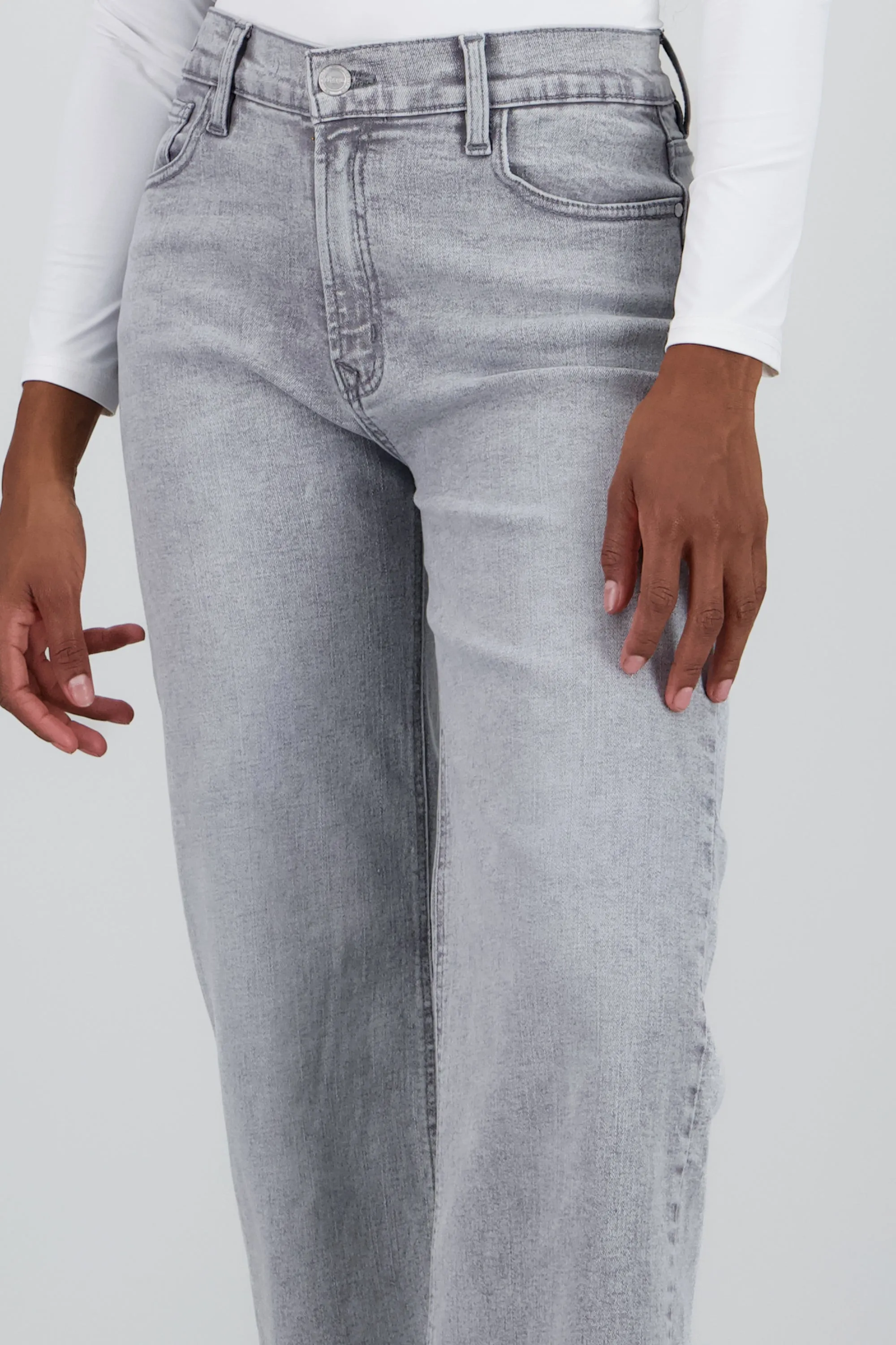 Jeans básicos wide leg sold by Shasa product image thumbnail 5