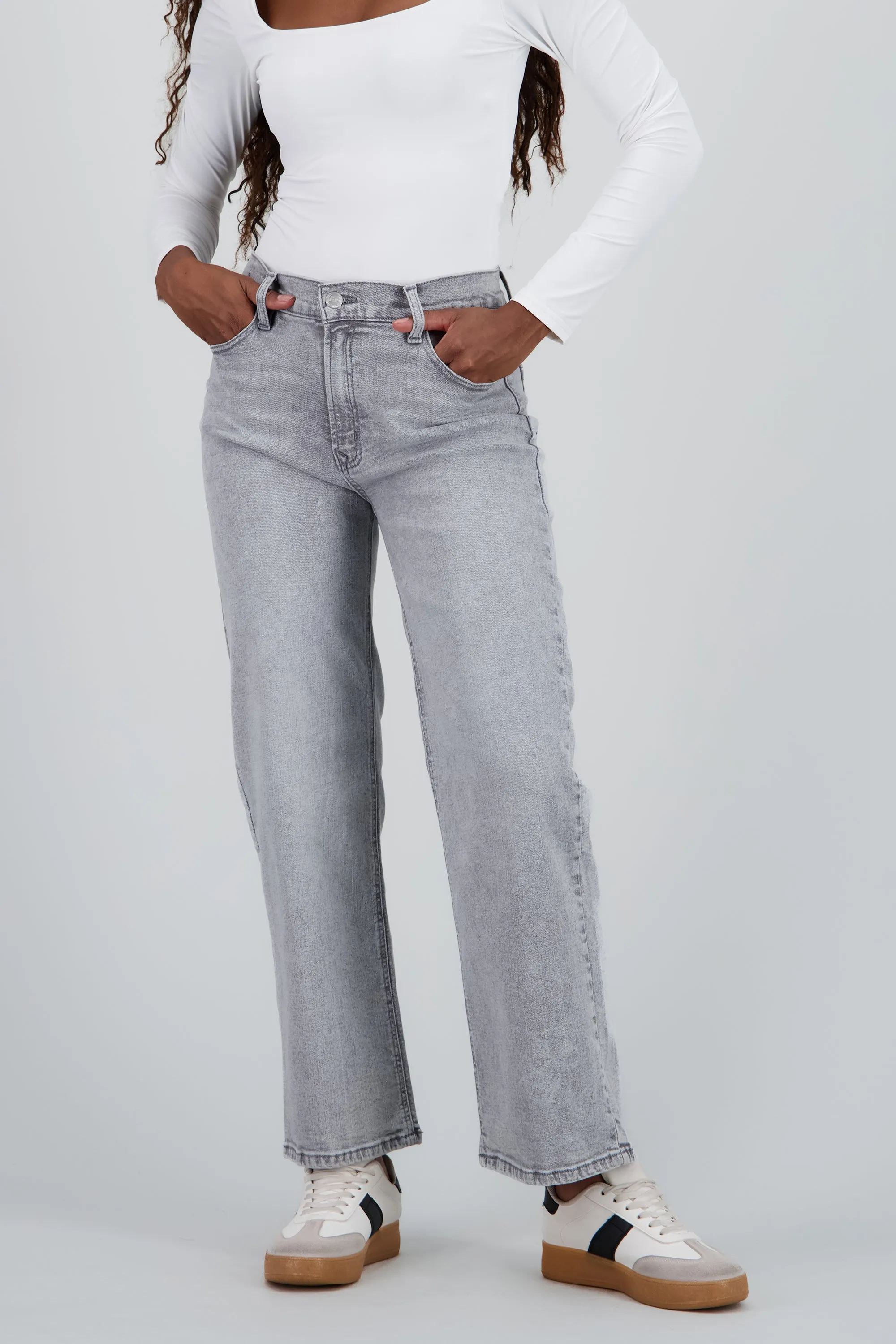 Jeans básicos wide leg sold by Shasa product image thumbnail 2