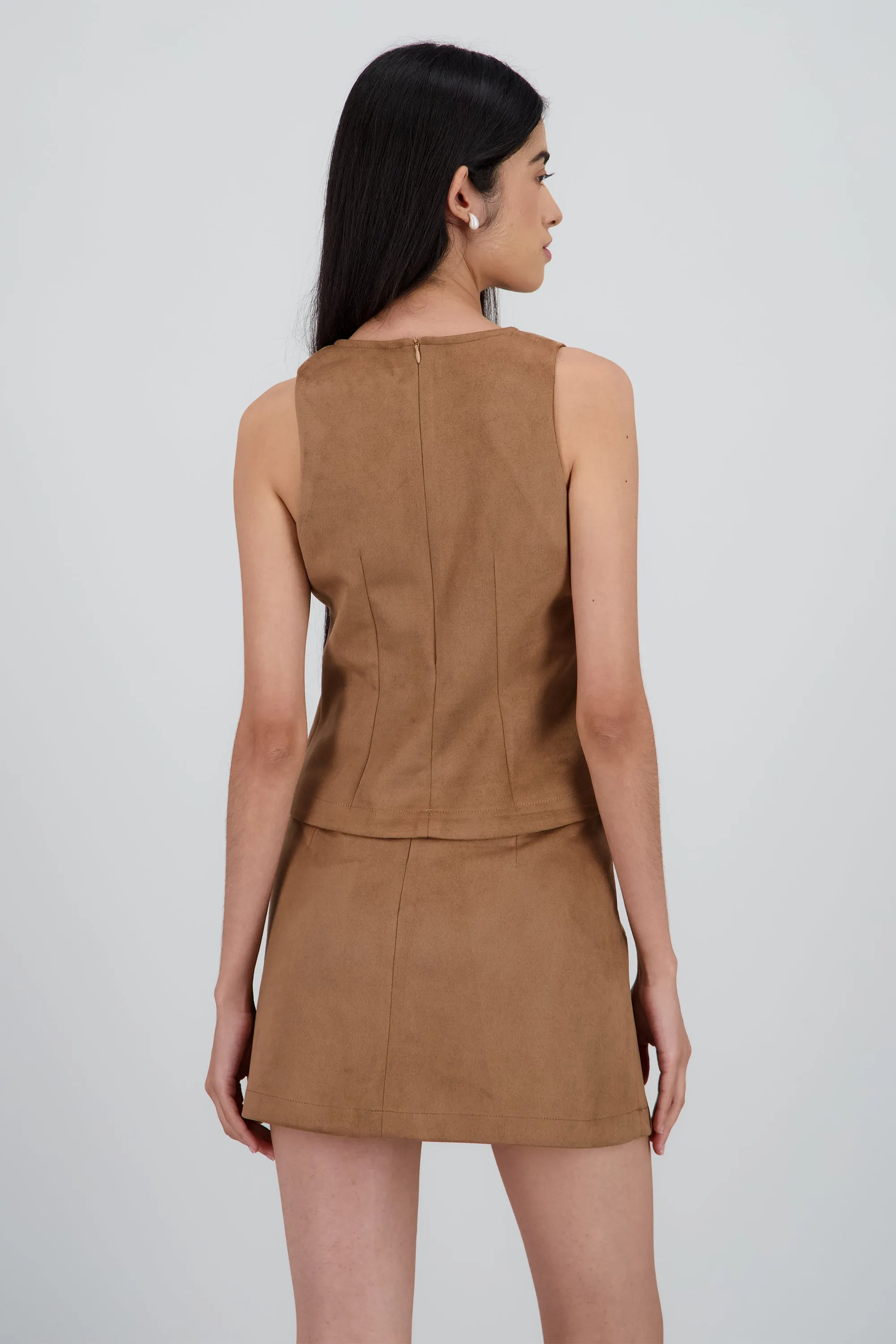 Top sin mangas de suede con detalle de pinzas sold by Shasa product image thumbnail 4