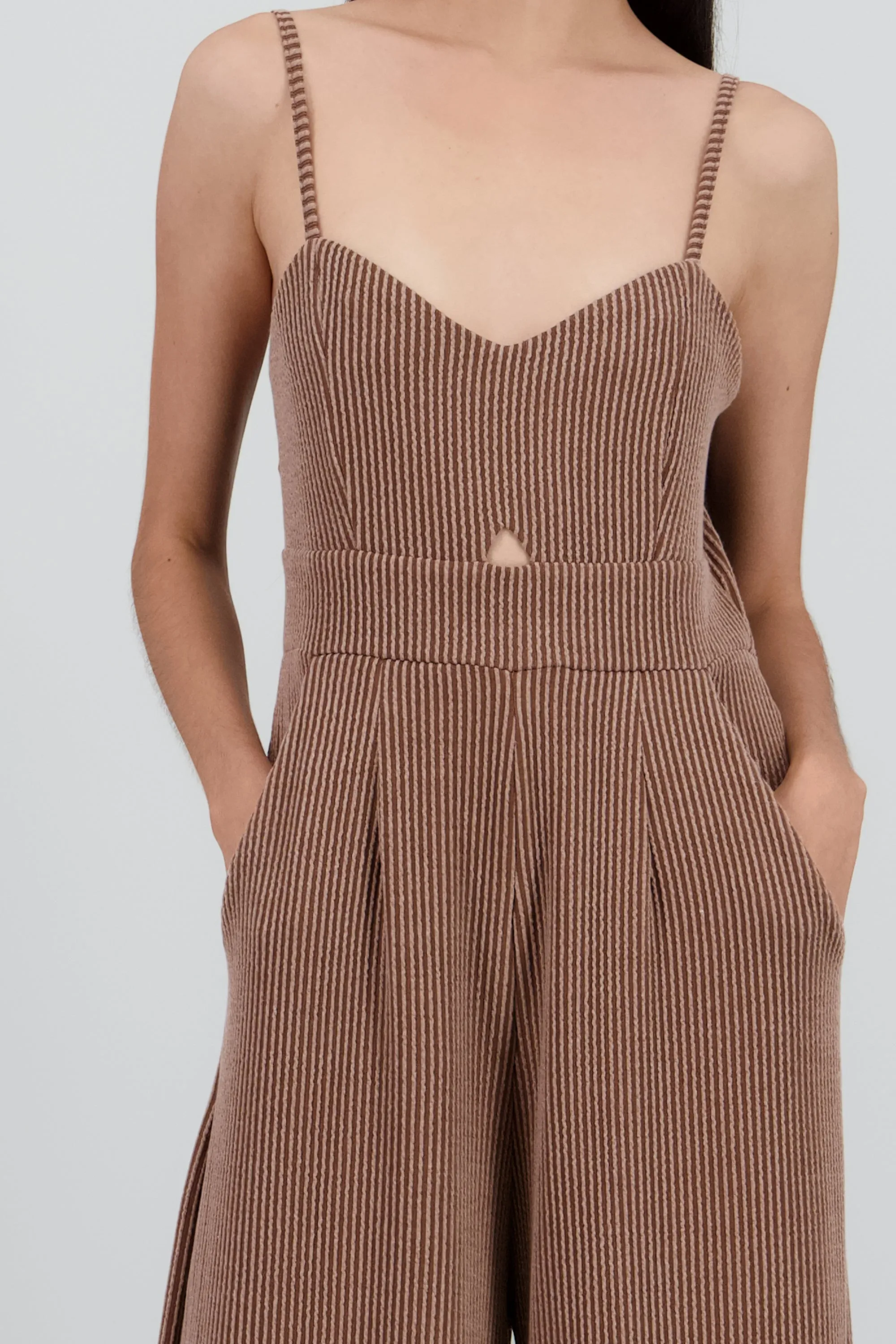 Jumpuit tirantes detalle textura sold by Shasa product image thumbnail 5