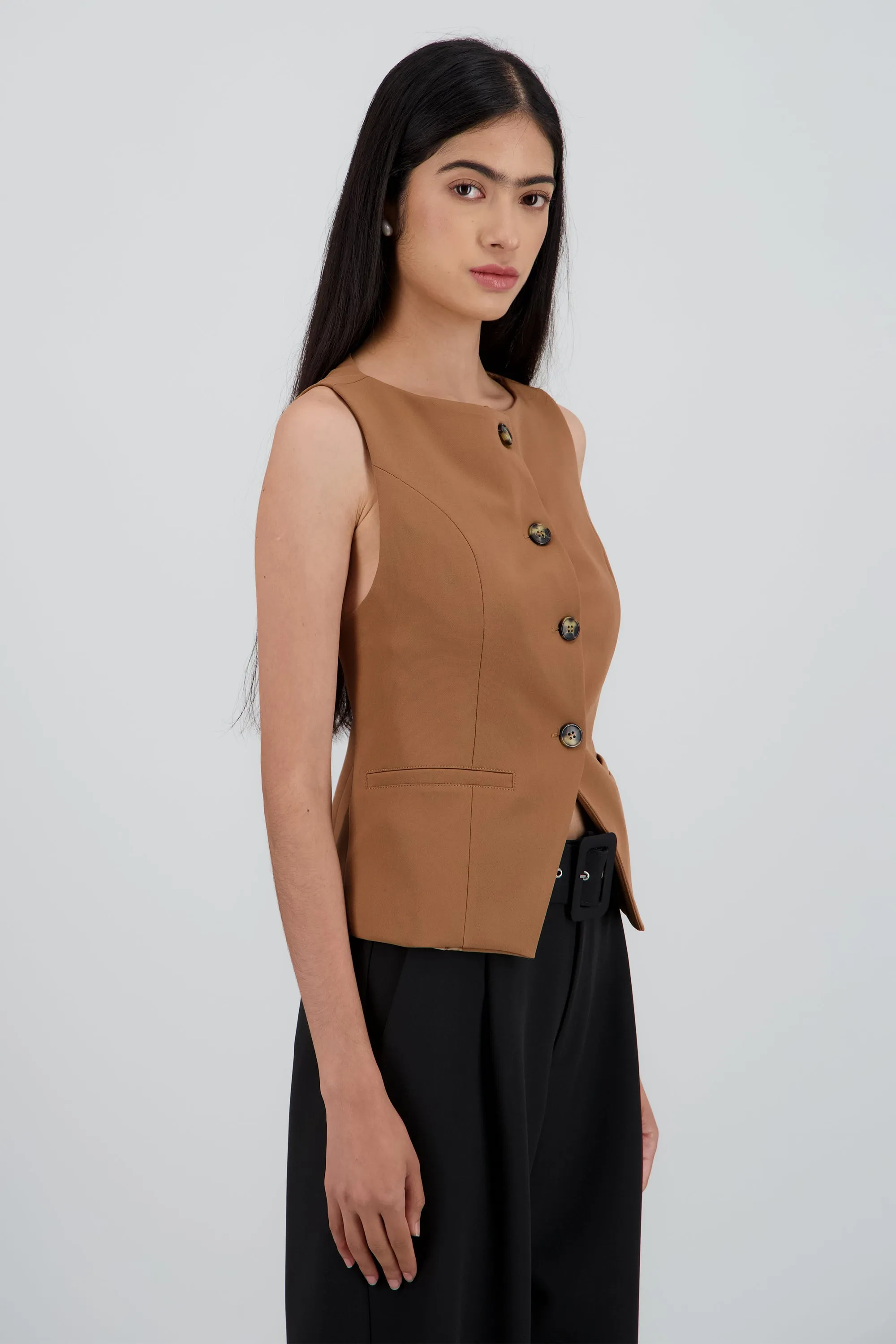 Chaleco botones cuello redondo sold by Shasa product image thumbnail 3