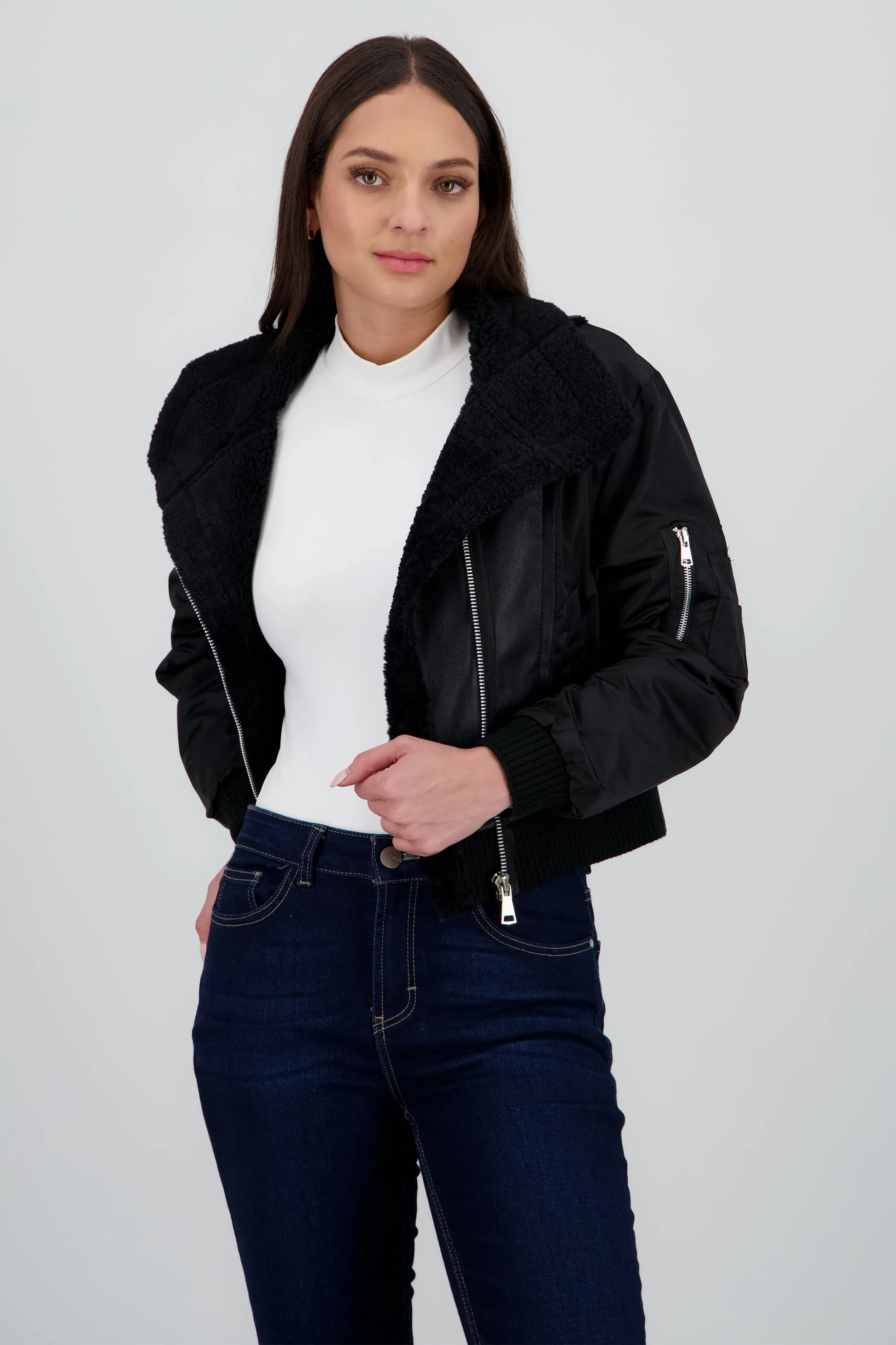 Chamarra bomber det cierre sold by Shasa