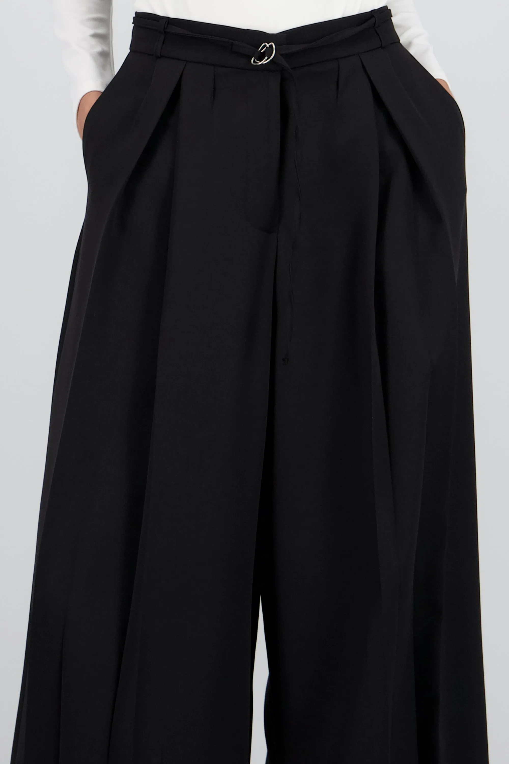 Pantalon amplio liso detalle cinturon sold by Shasa product image thumbnail 5