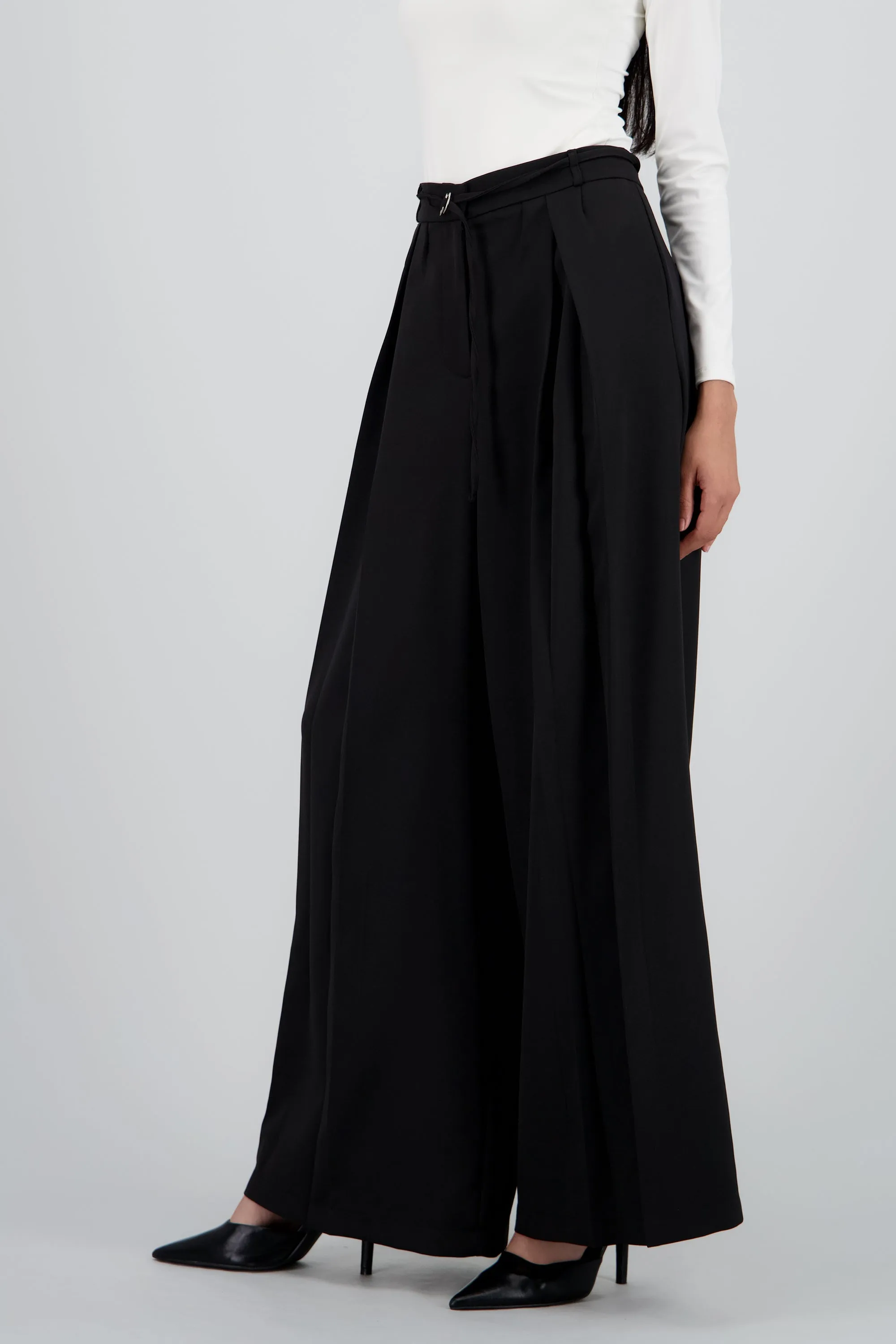 Pantalon amplio liso detalle cinturon sold by Shasa product image thumbnail 3