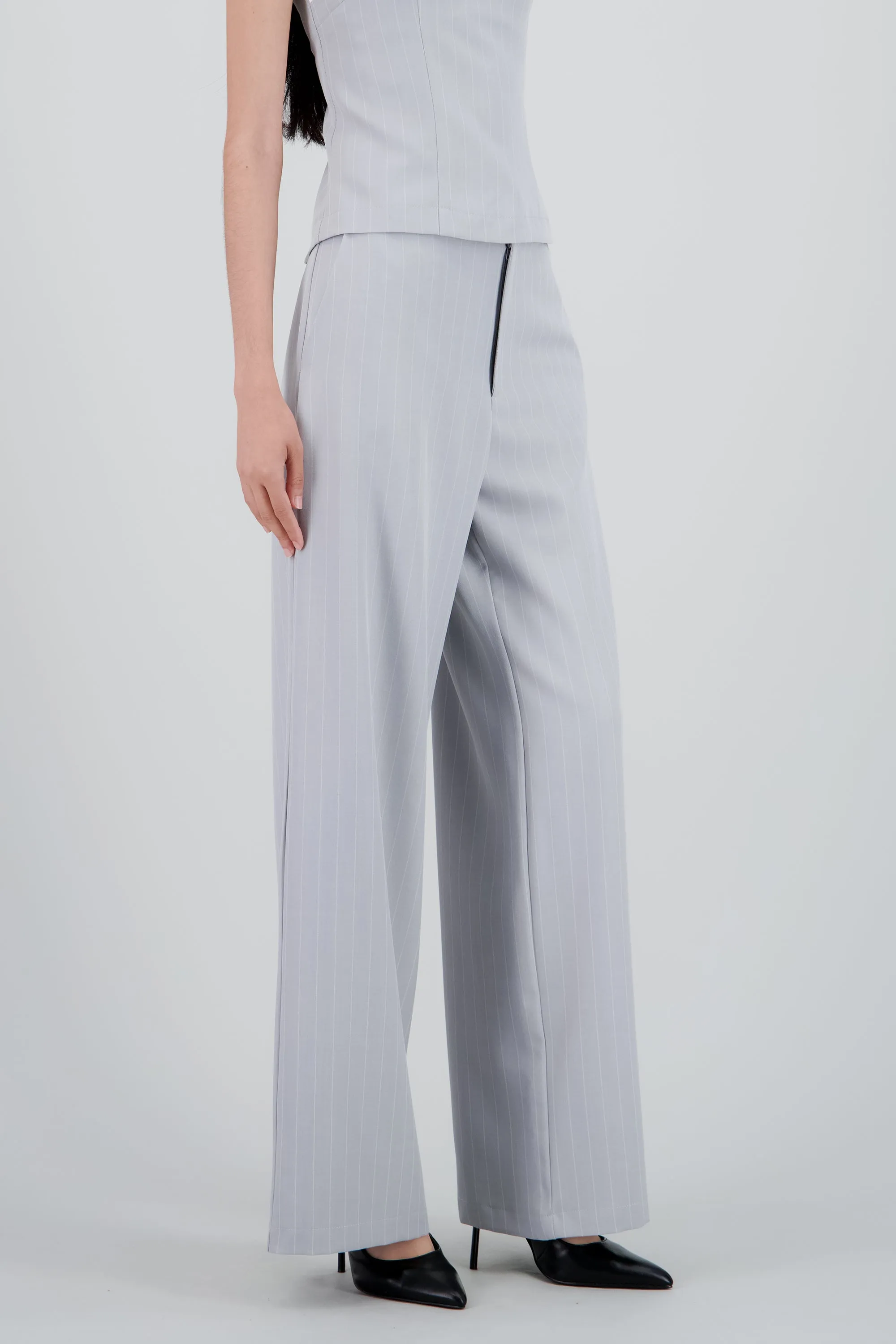 Pantalon recto sastreado detalle rayas sold by Shasa product image thumbnail 3