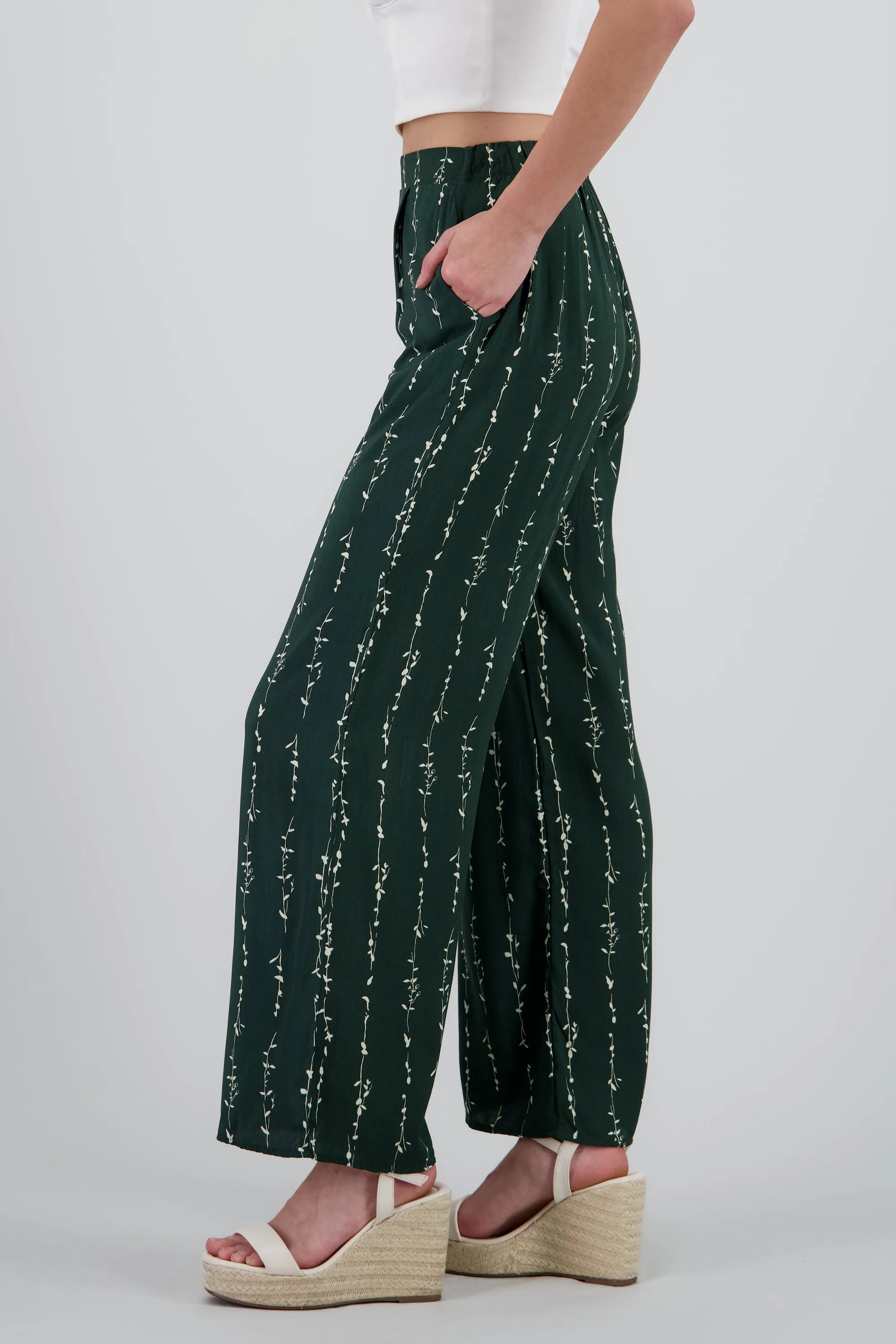 Pantalon recto con estampado flores sold by Shasa product image thumbnail 3