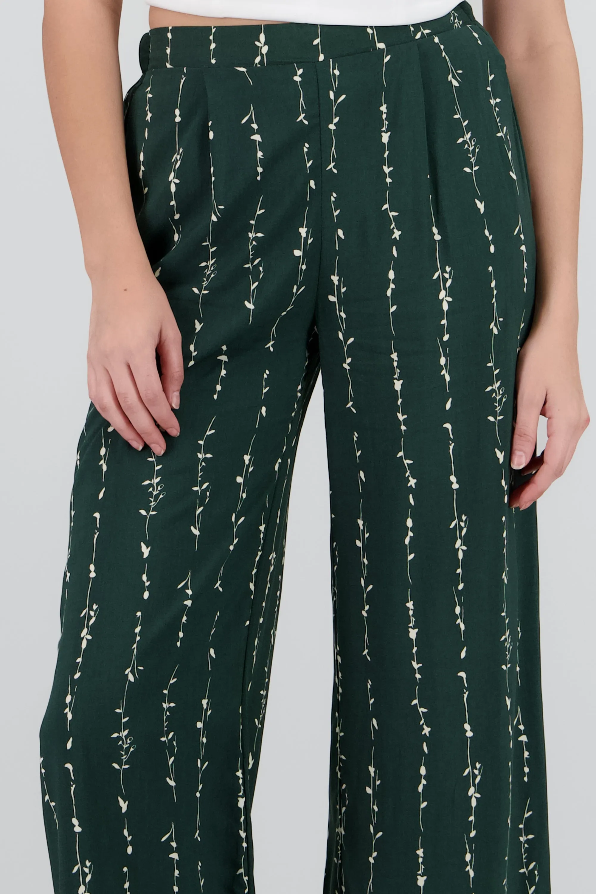 Pantalon recto con estampado flores sold by Shasa product image thumbnail 5