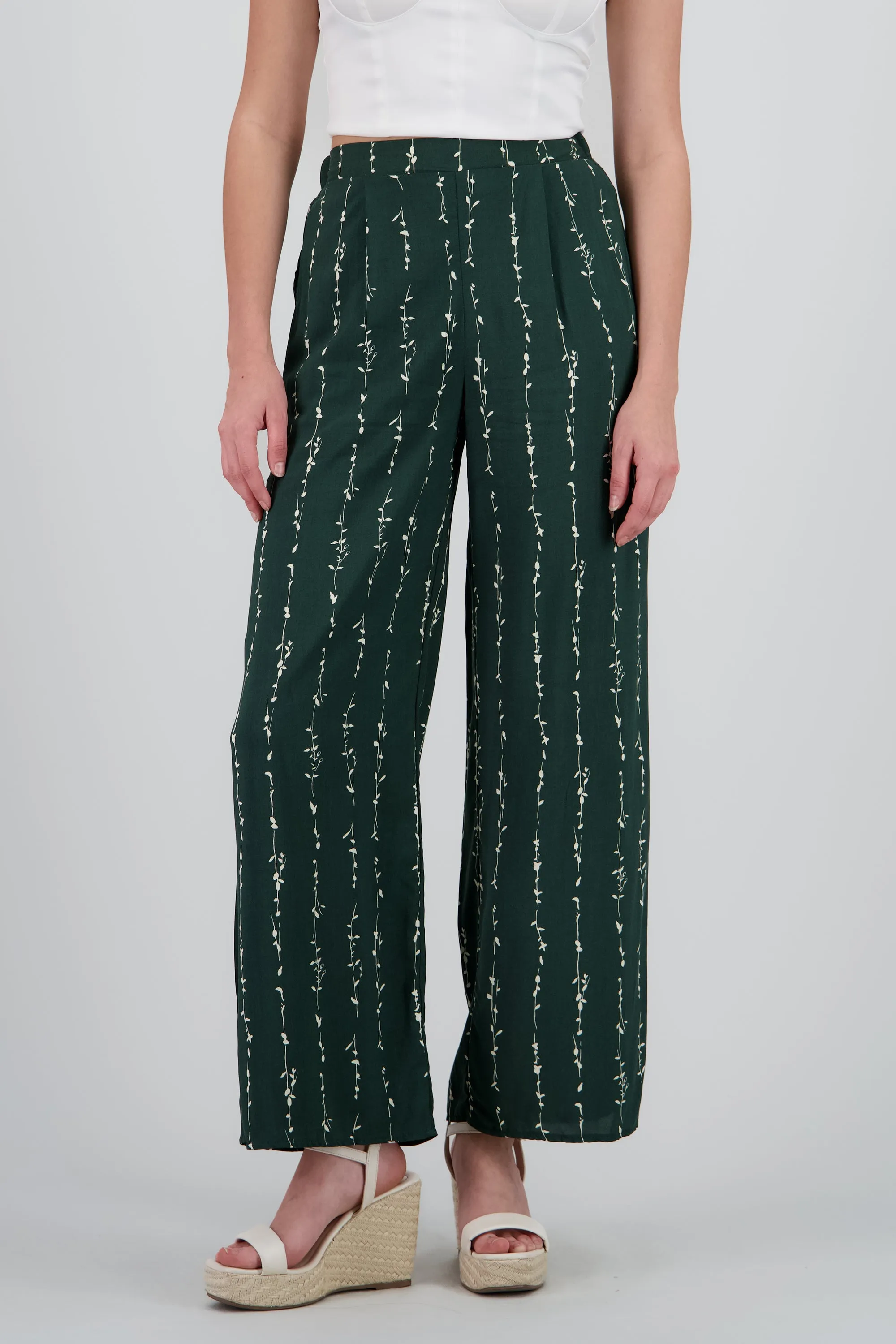 Pantalon recto con estampado flores sold by Shasa product image thumbnail 2