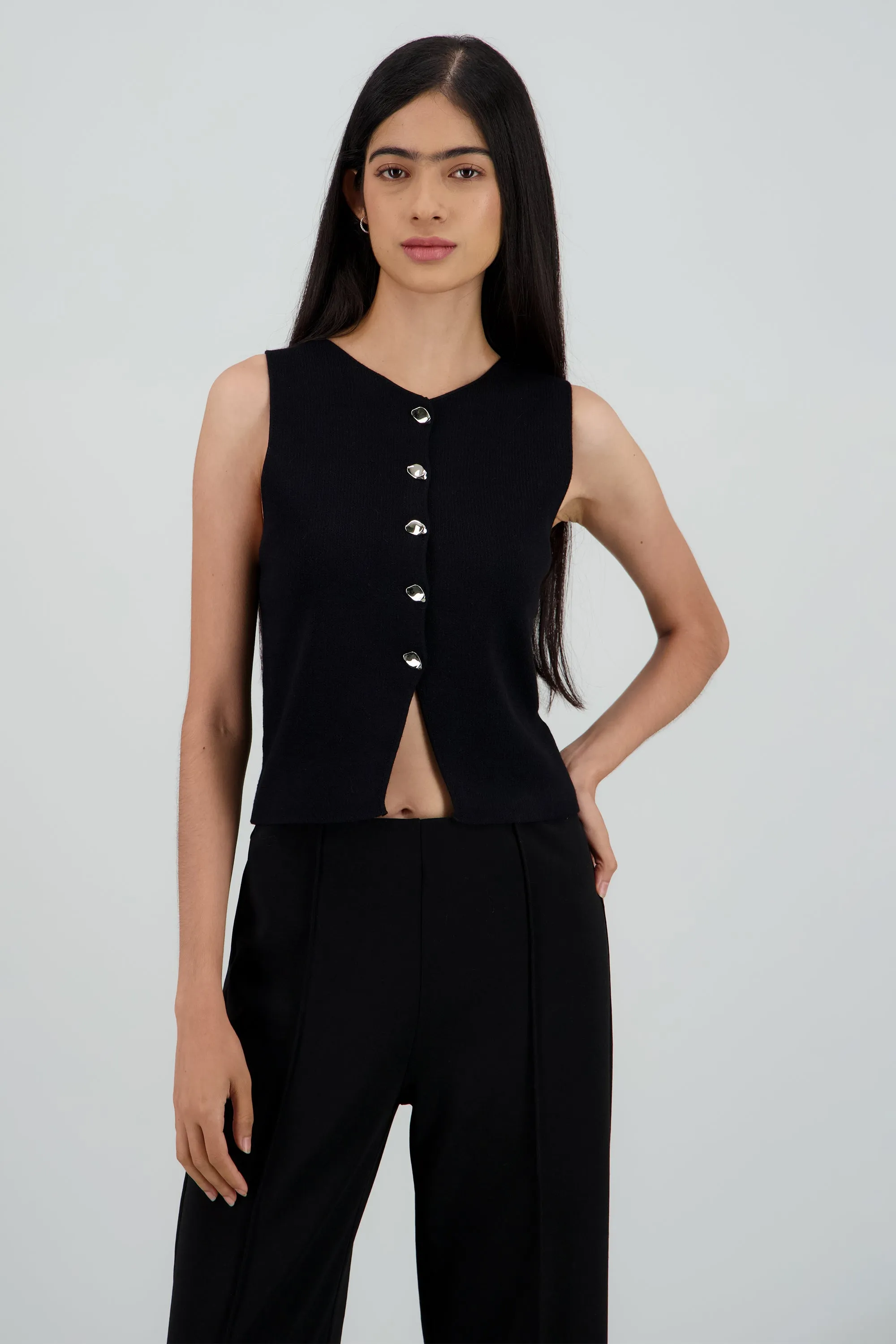 Top tejido con detalle de botones sold by Shasa product image thumbnail 2