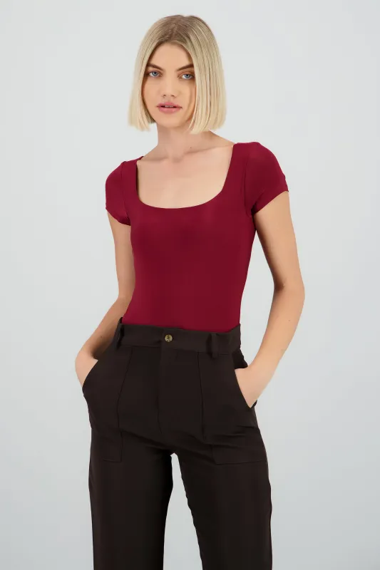 Body manga corta escote cuadrado sold by Shasa