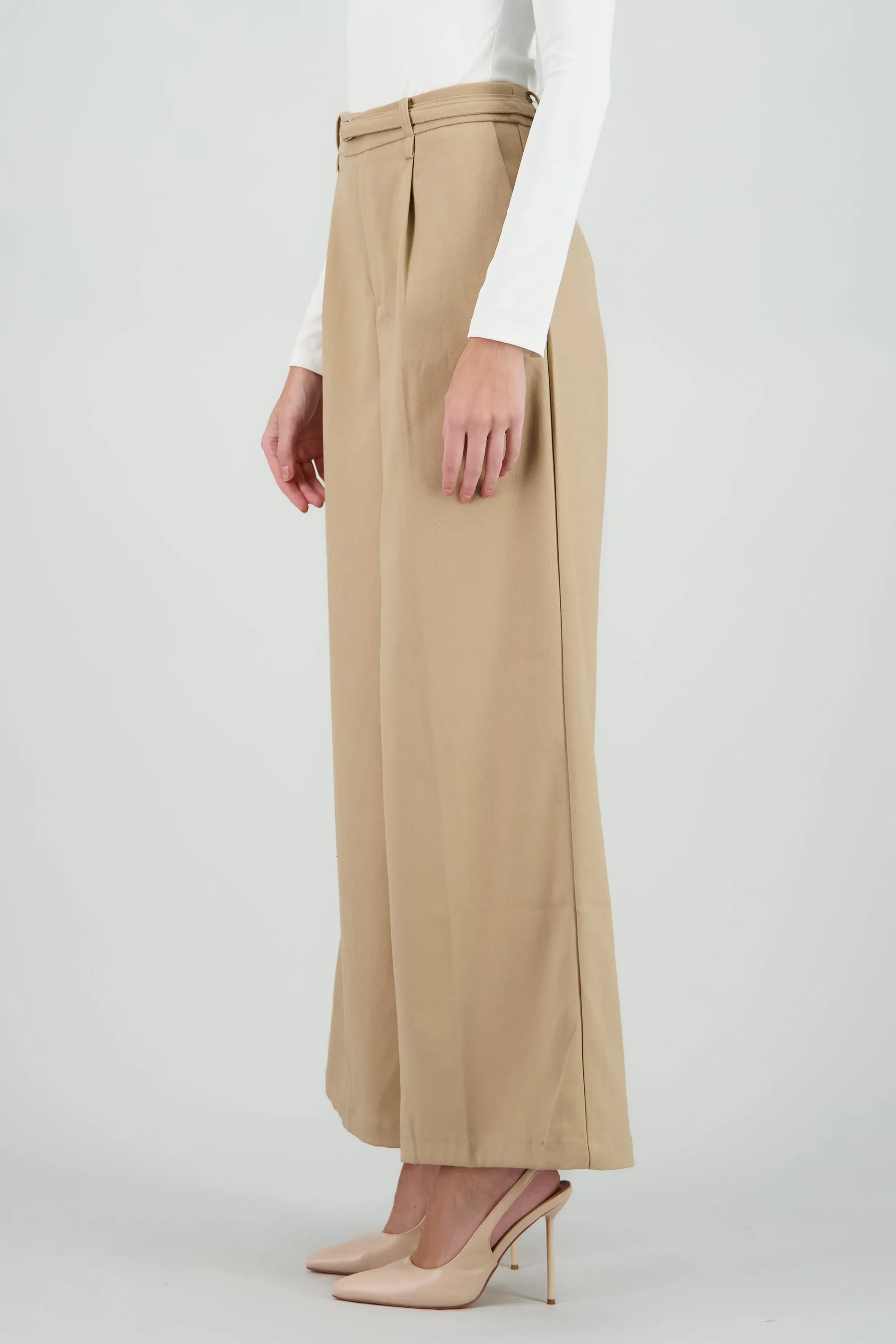 Pantalon amplio detalle pinzas lazo sold by Shasa product image thumbnail 3