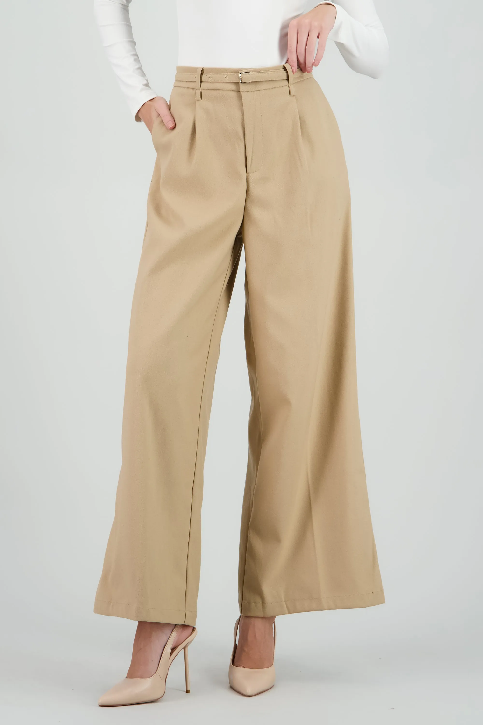 Pantalon amplio detalle pinzas lazo sold by Shasa product image thumbnail 2