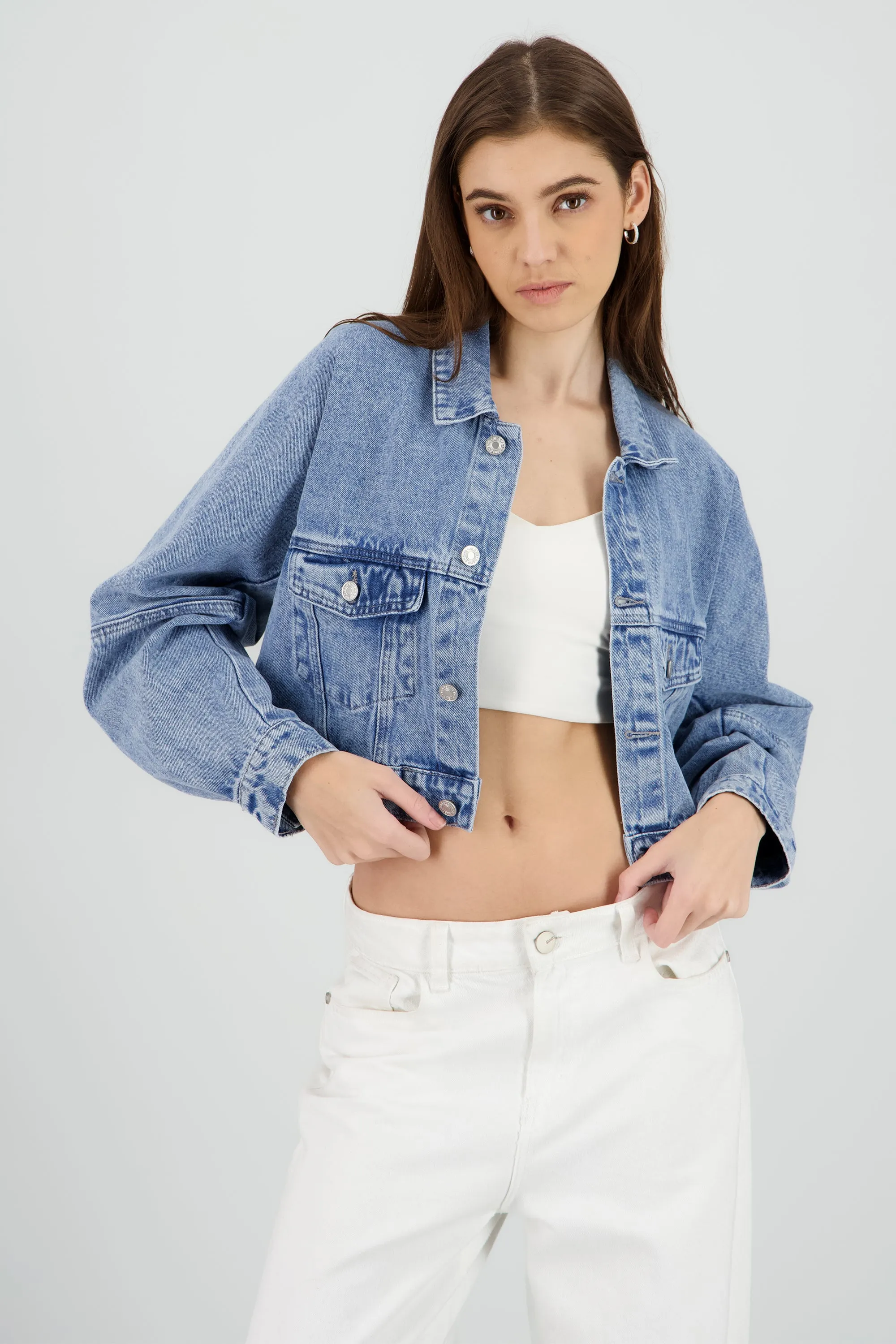 Chamarra oversize bolsas sold by Shasa