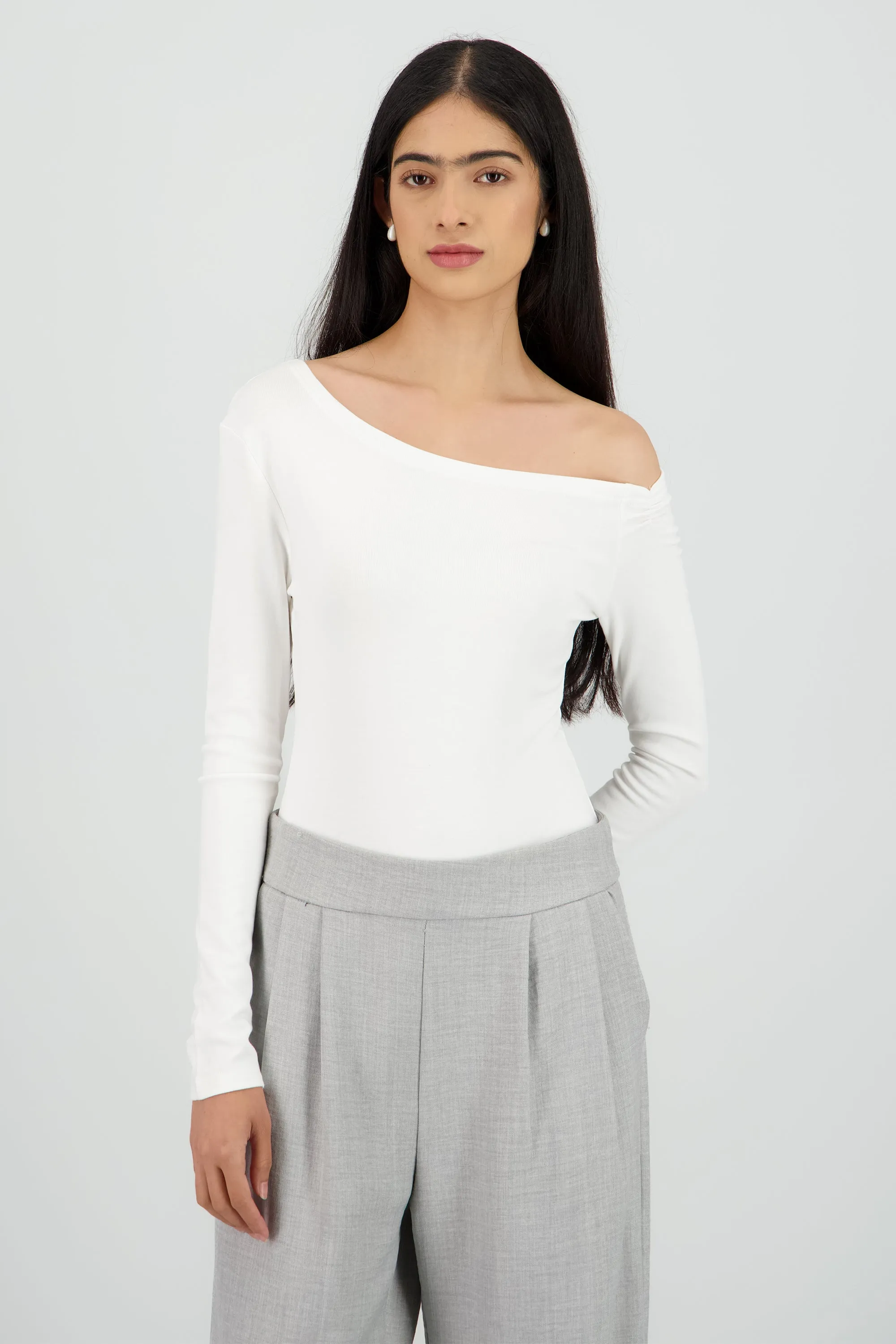 Bodysuit manga larga detalle bronche en hombro sold by Shasa product image thumbnail 2