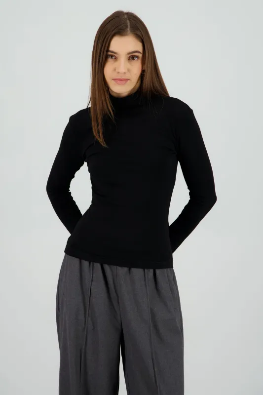 Top de manga larga con cuello alto sold by Shasa